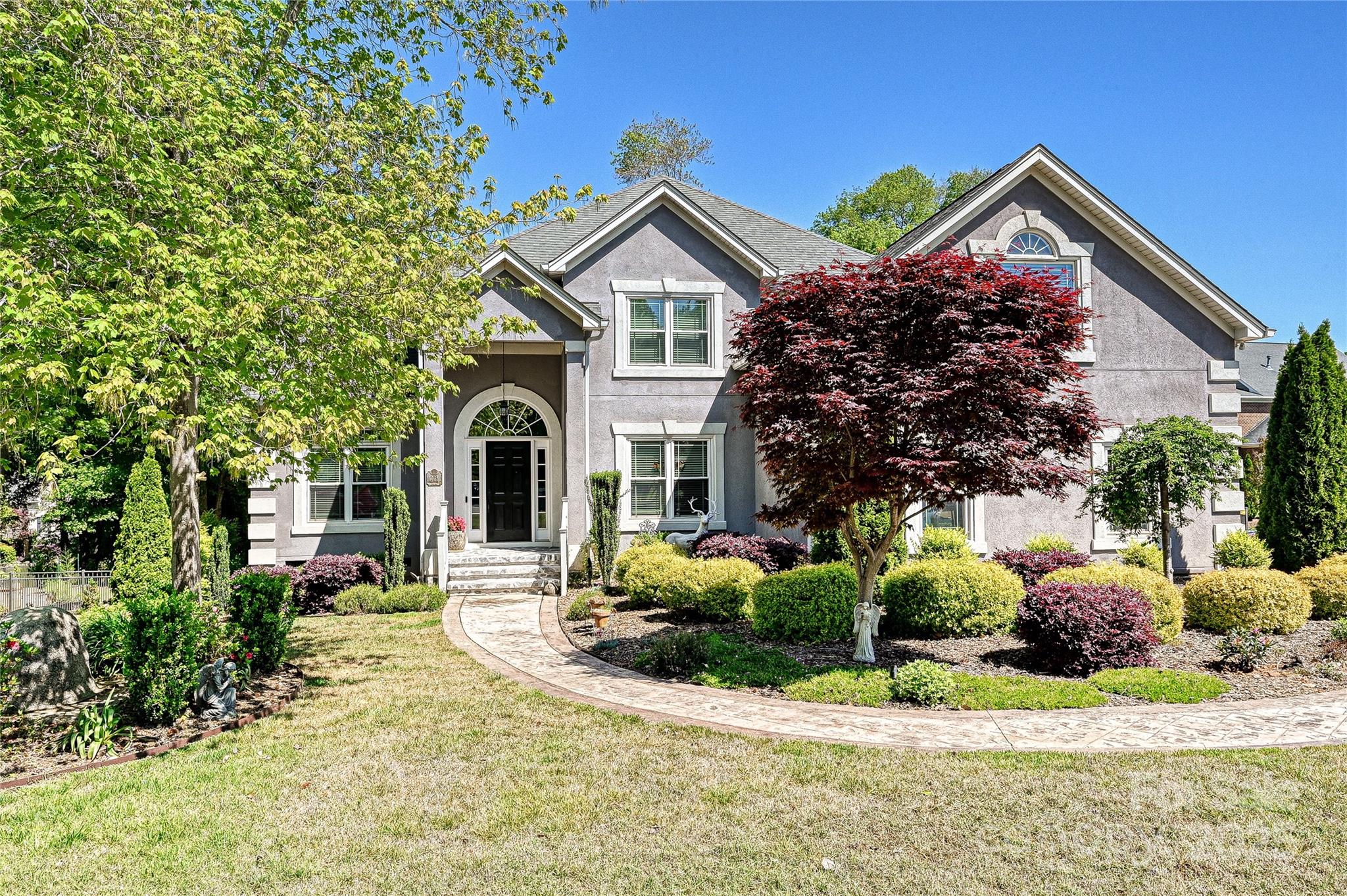 205 Commodore Court