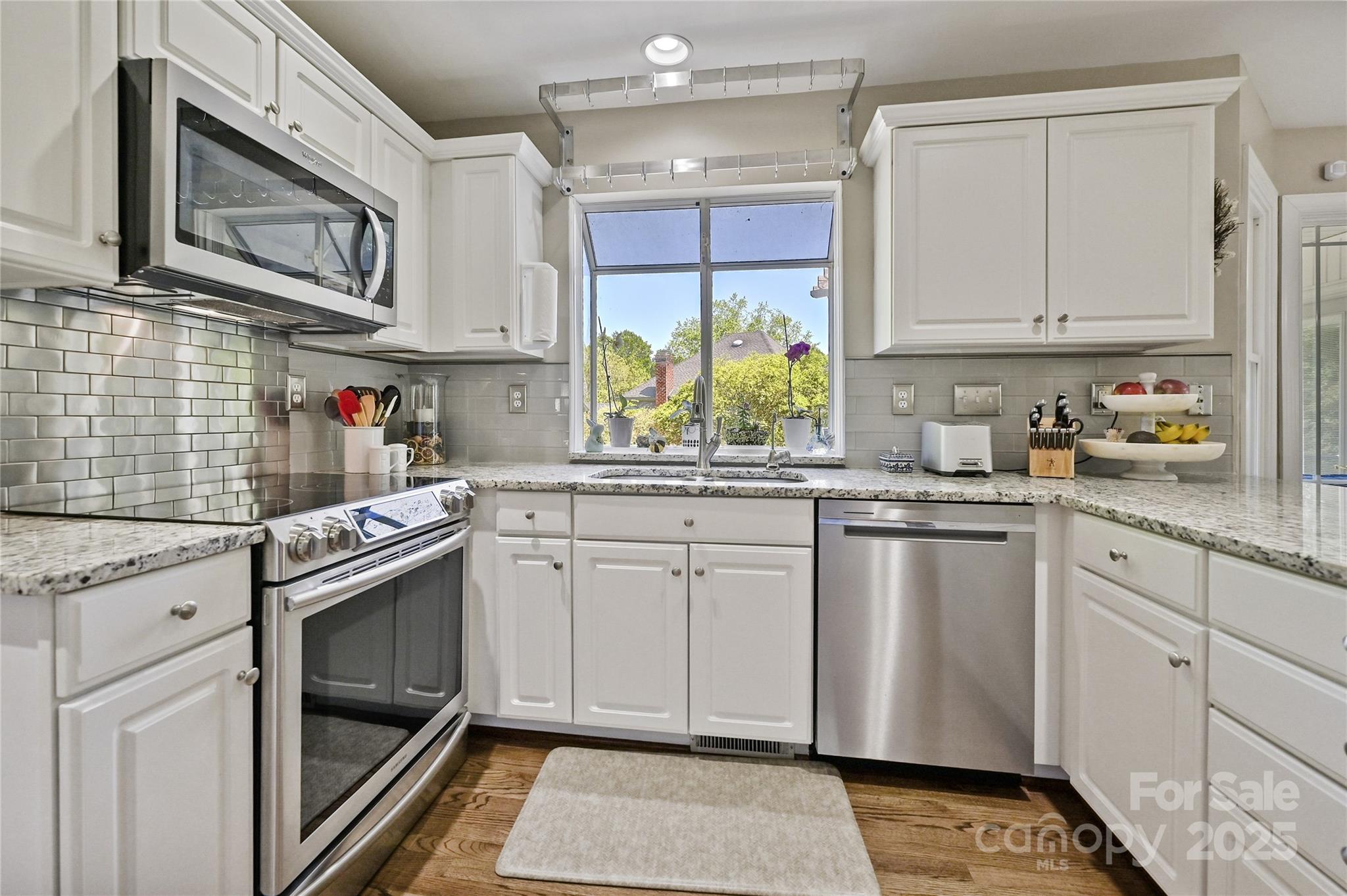 205 Commodore Court