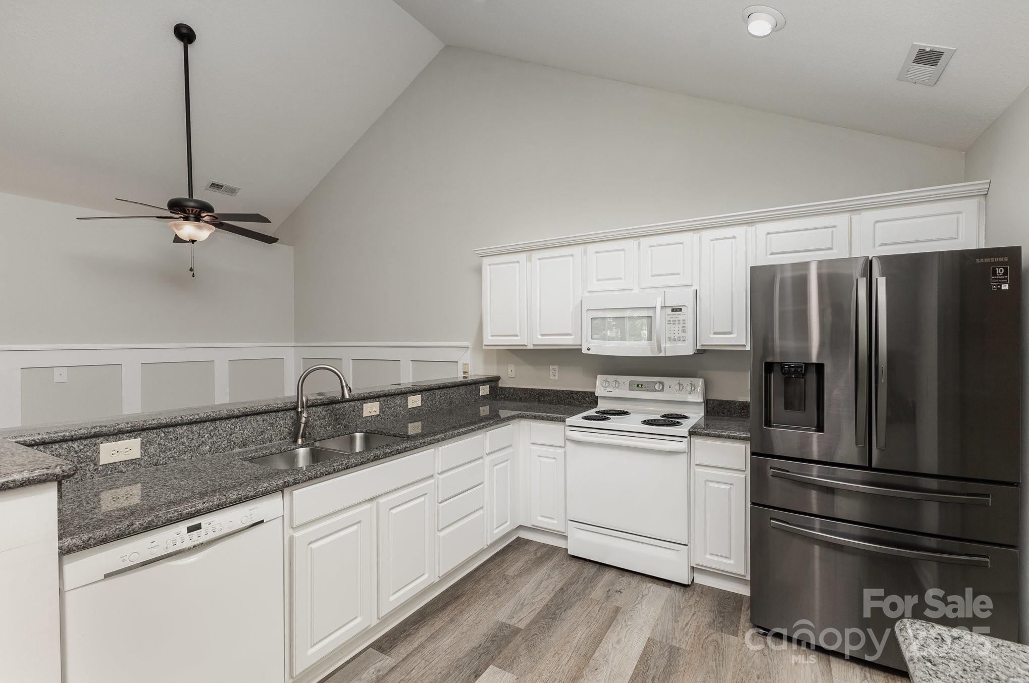 9013 Trellis Pointe Boulevard