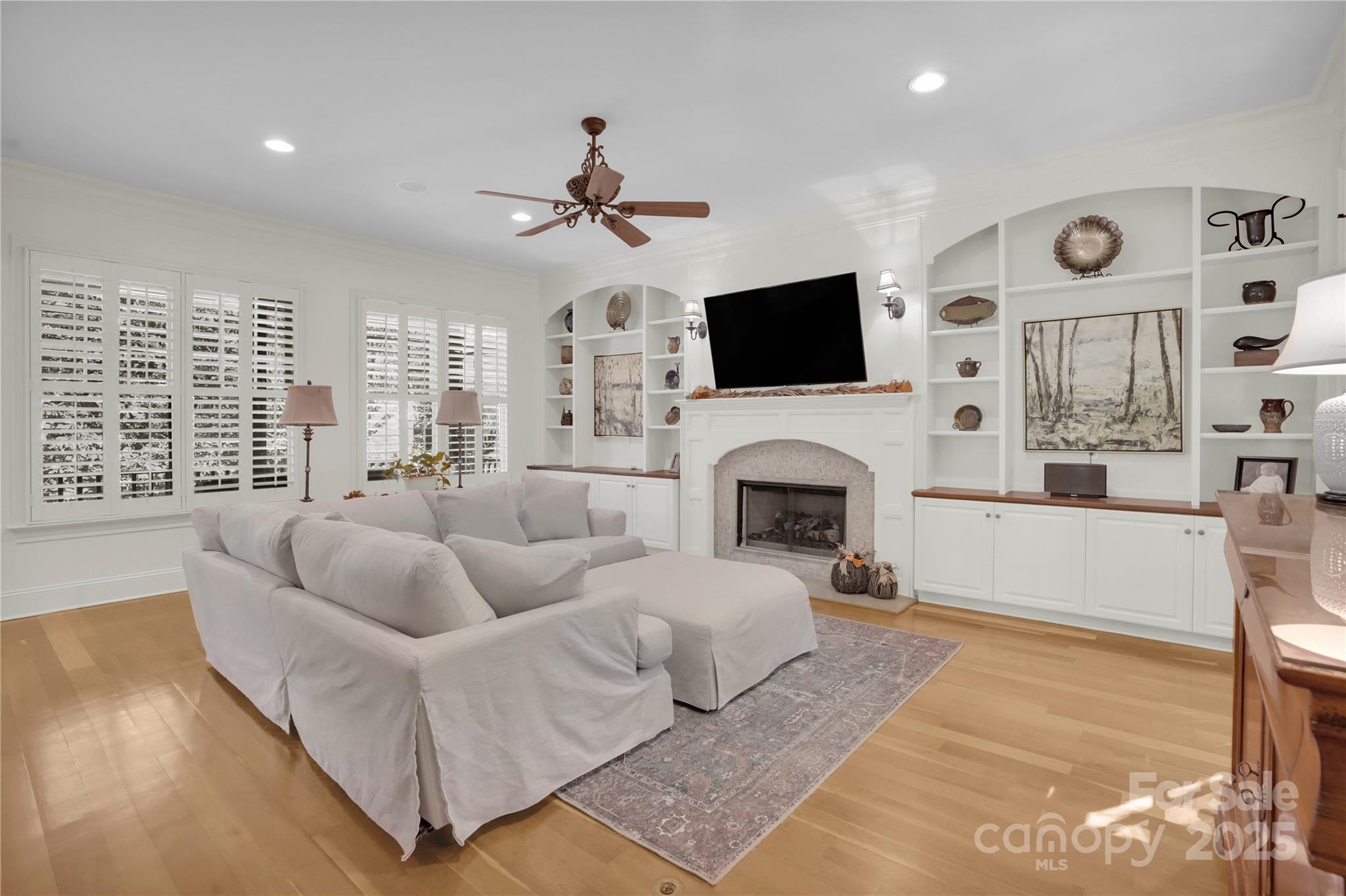 8534 Highgrove Street