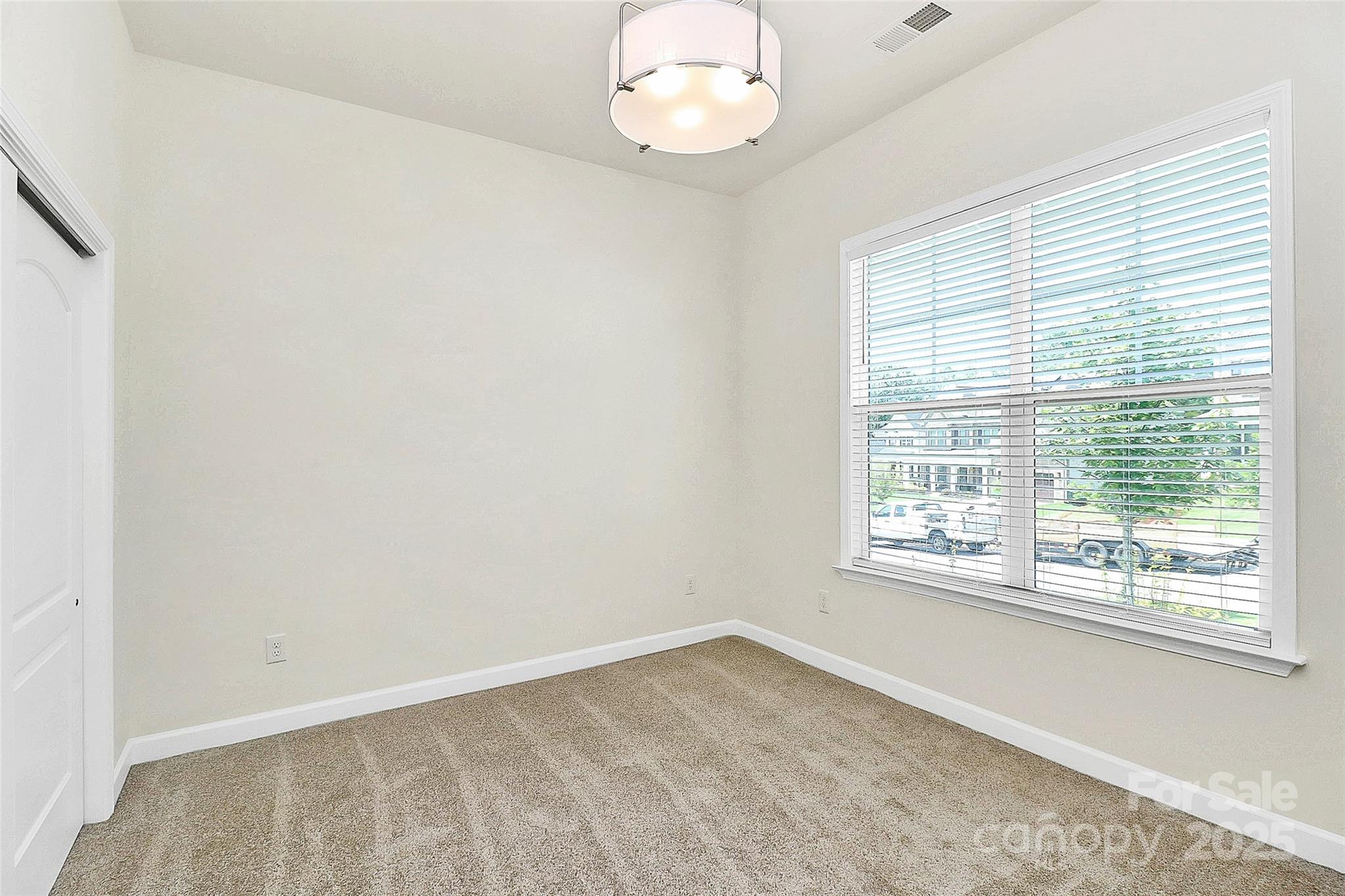 163 Crenshaw Place NW