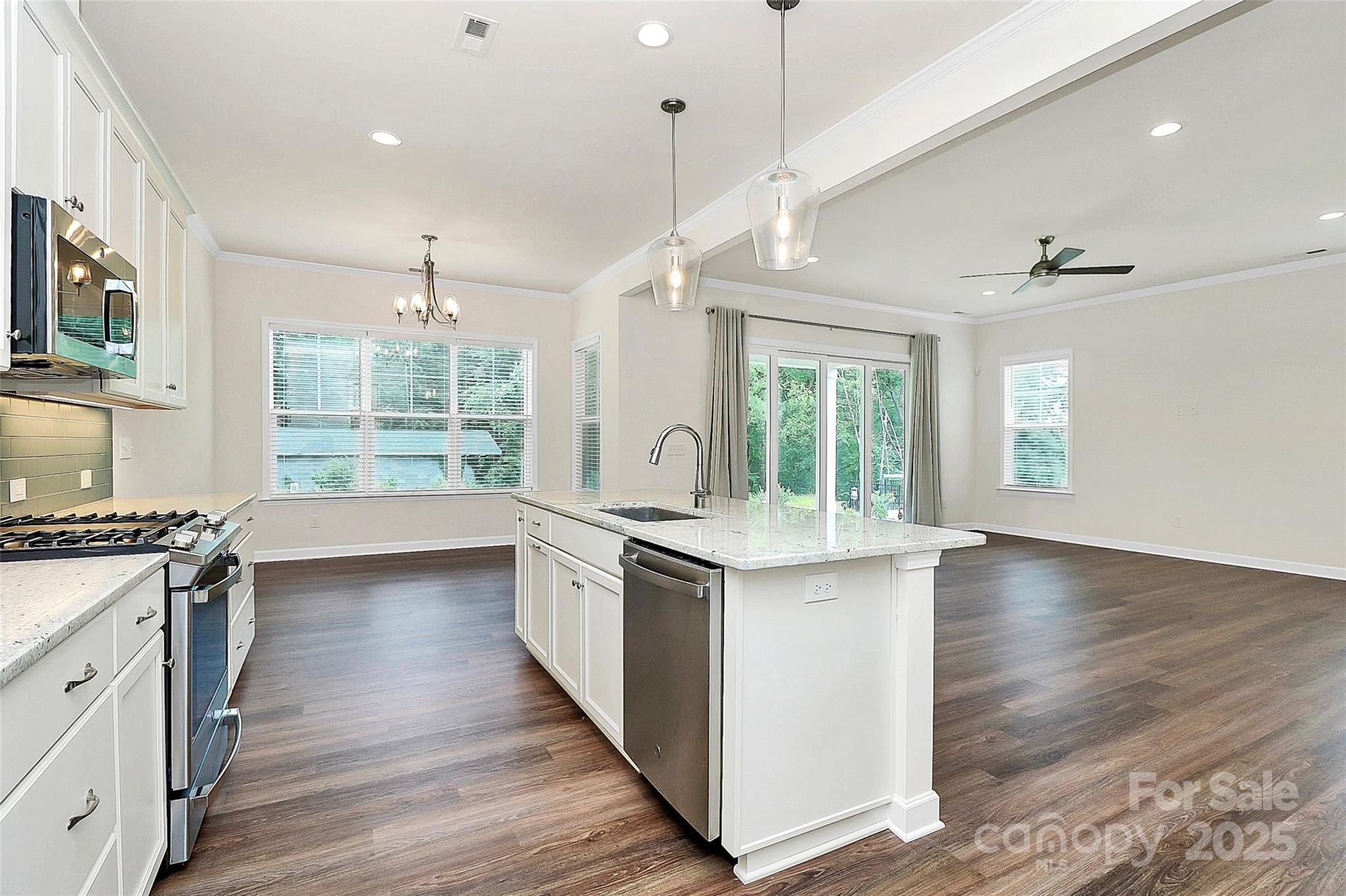 163 Crenshaw Place NW