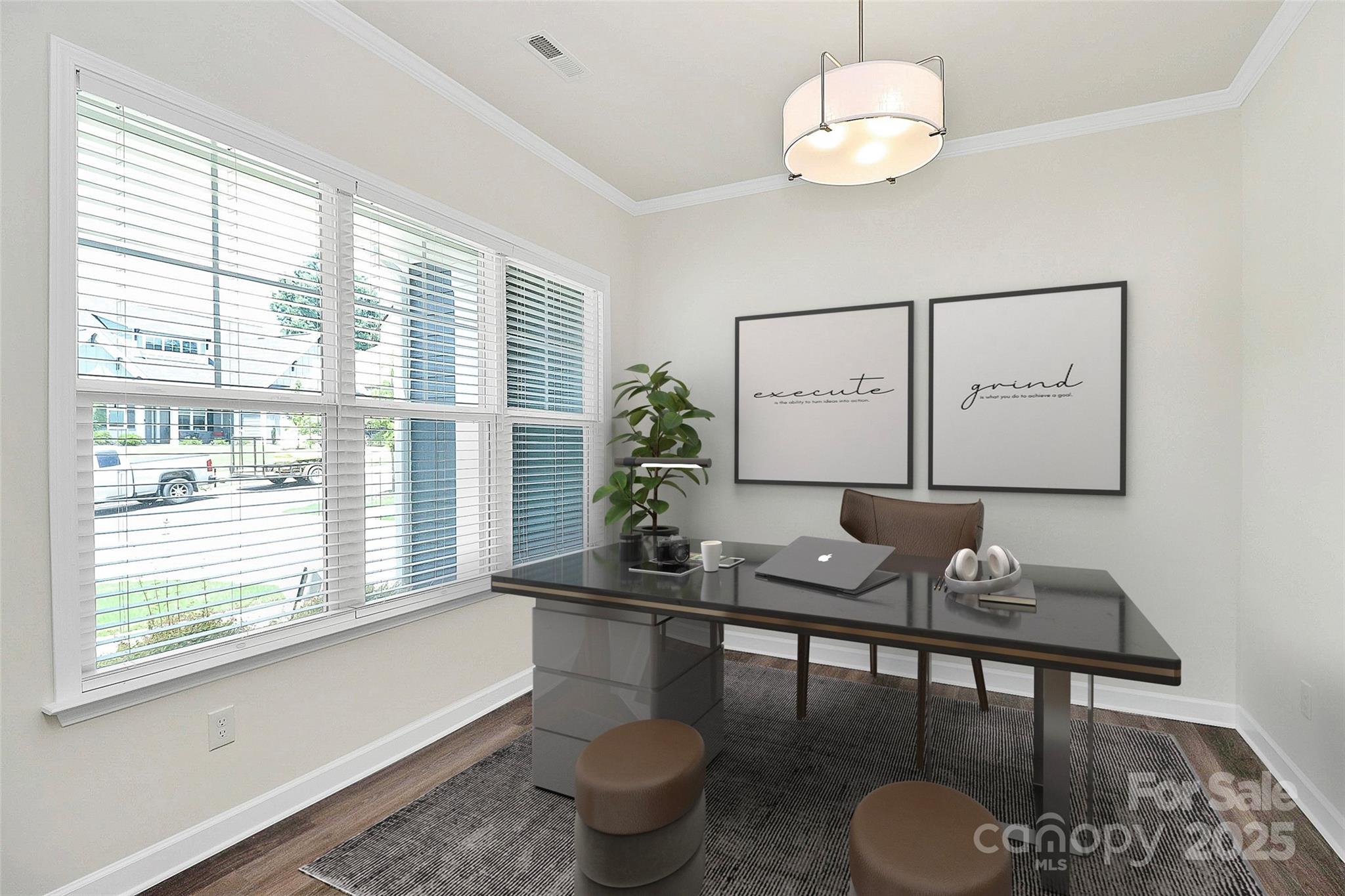 163 Crenshaw Place NW