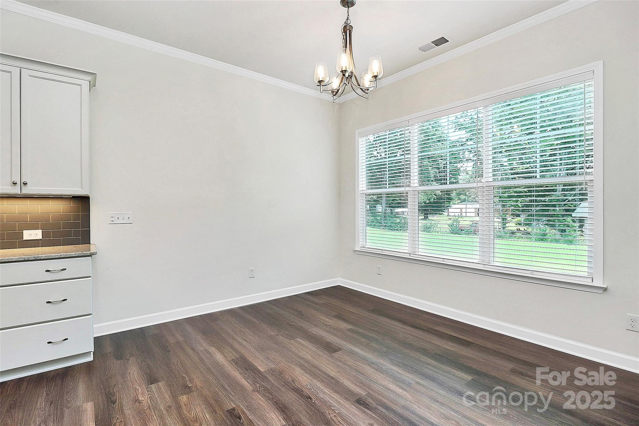 163 Crenshaw Place NW