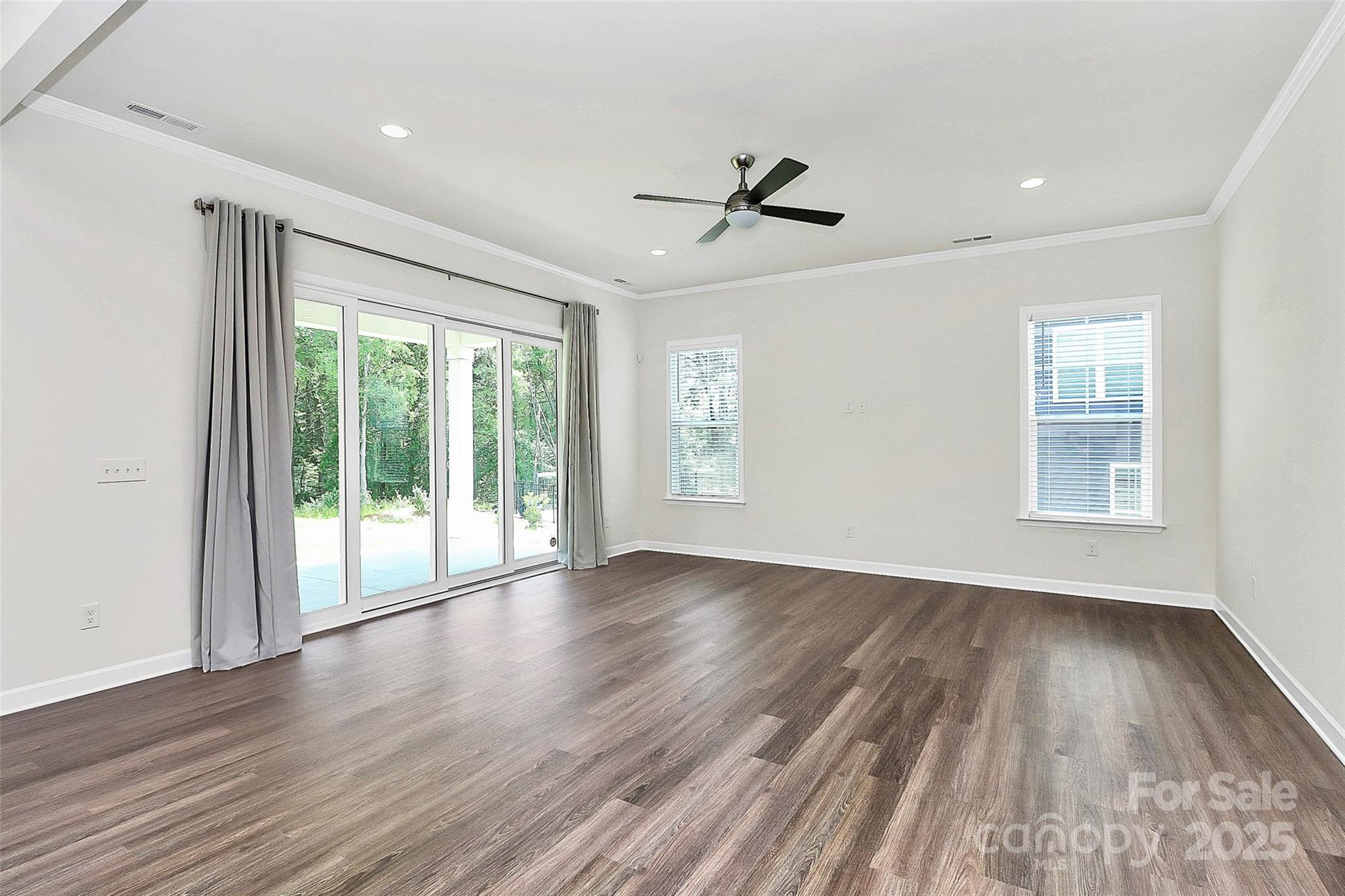 163 Crenshaw Place NW