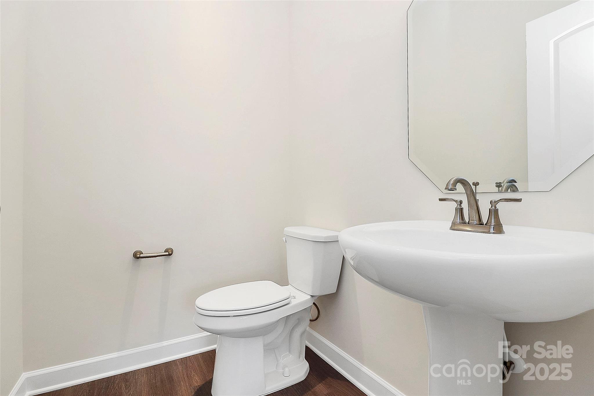 163 Crenshaw Place NW