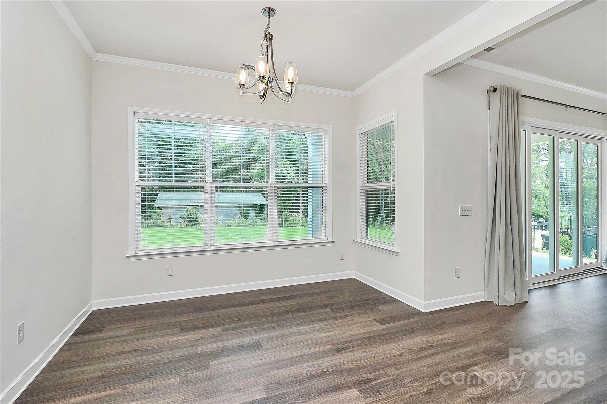 163 Crenshaw Place NW