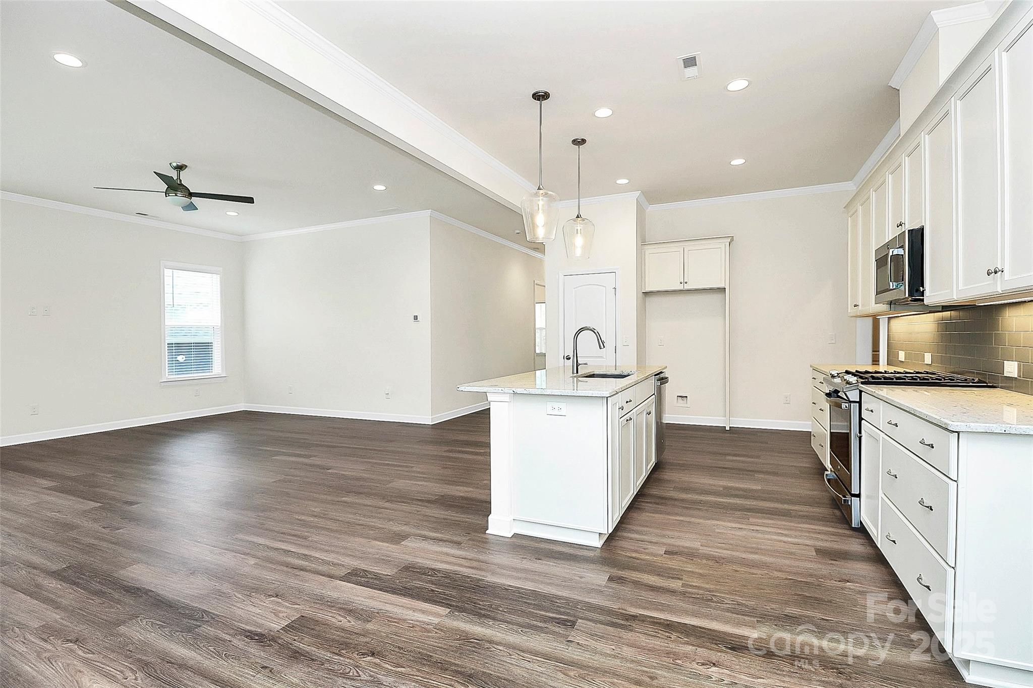 163 Crenshaw Place NW