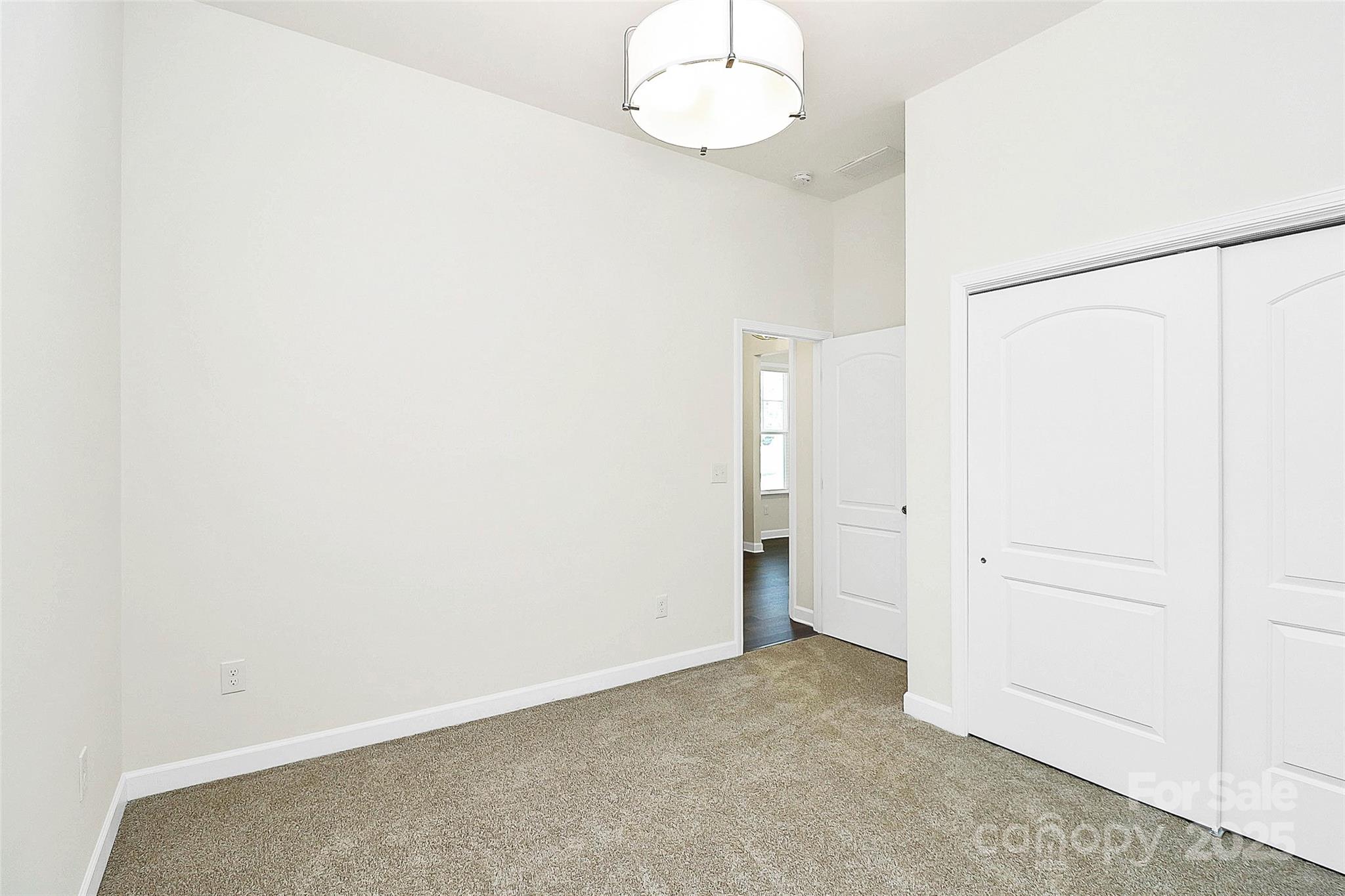 163 Crenshaw Place NW