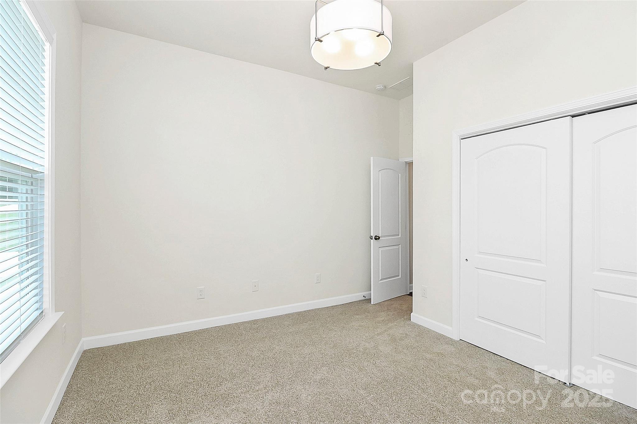 163 Crenshaw Place NW