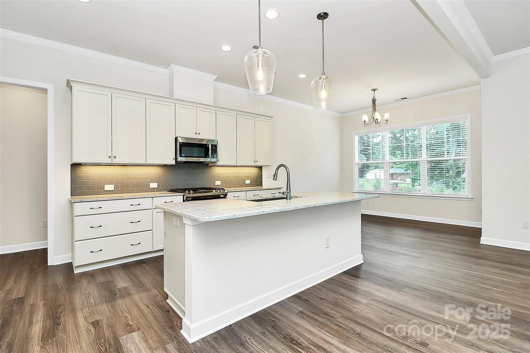 163 Crenshaw Place NW