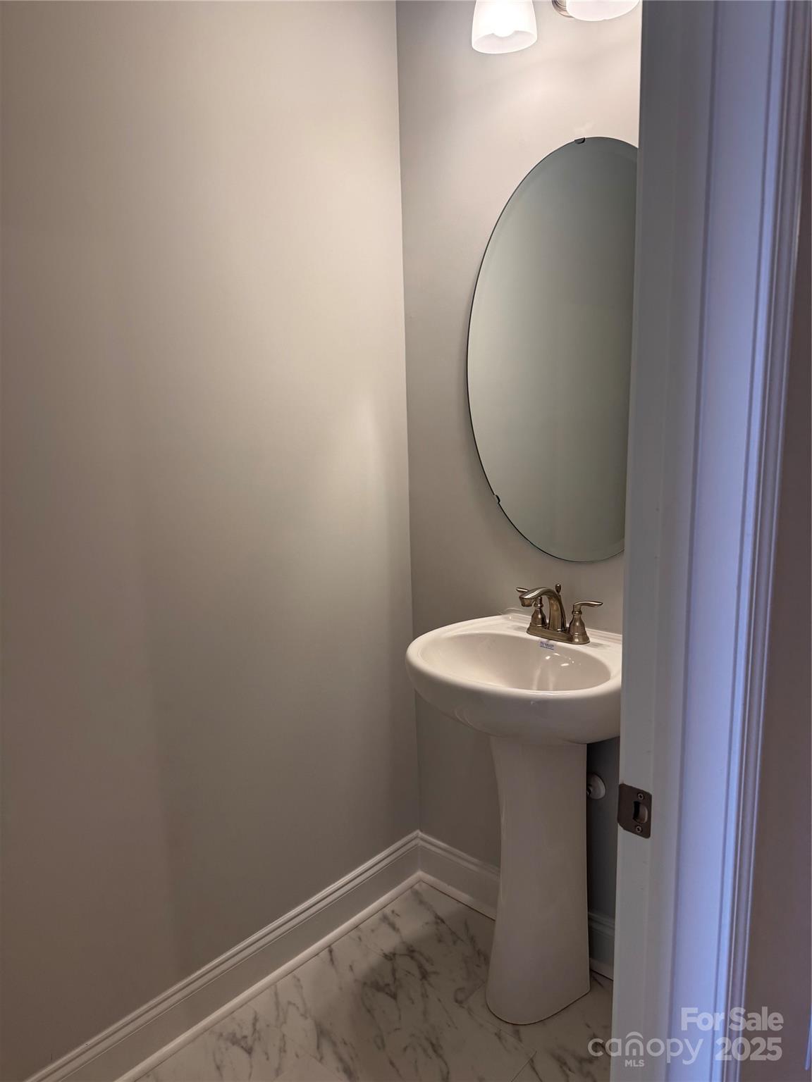 4037 Port Richmond Avenue Unit: 8