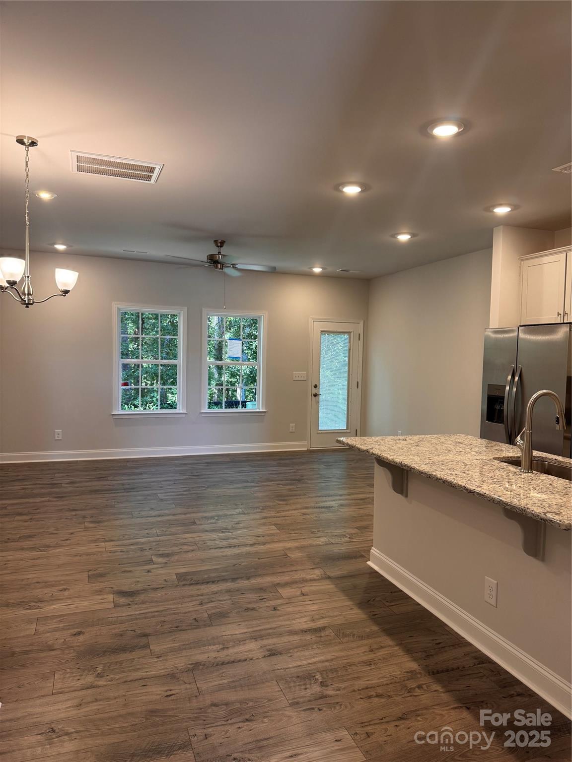 4037 Port Richmond Avenue Unit: 8