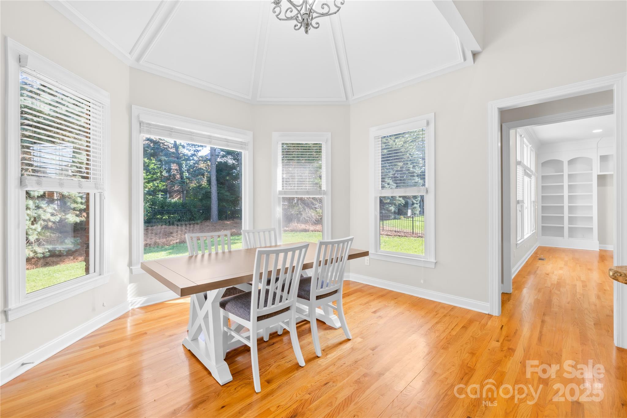 10024 Hazelview Drive