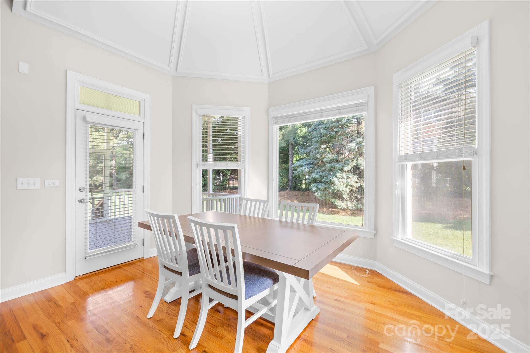 10024 Hazelview Drive