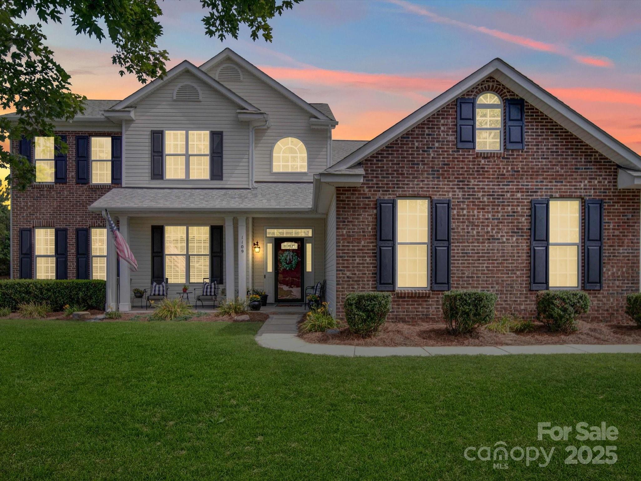 1109 Woodwinds Drive