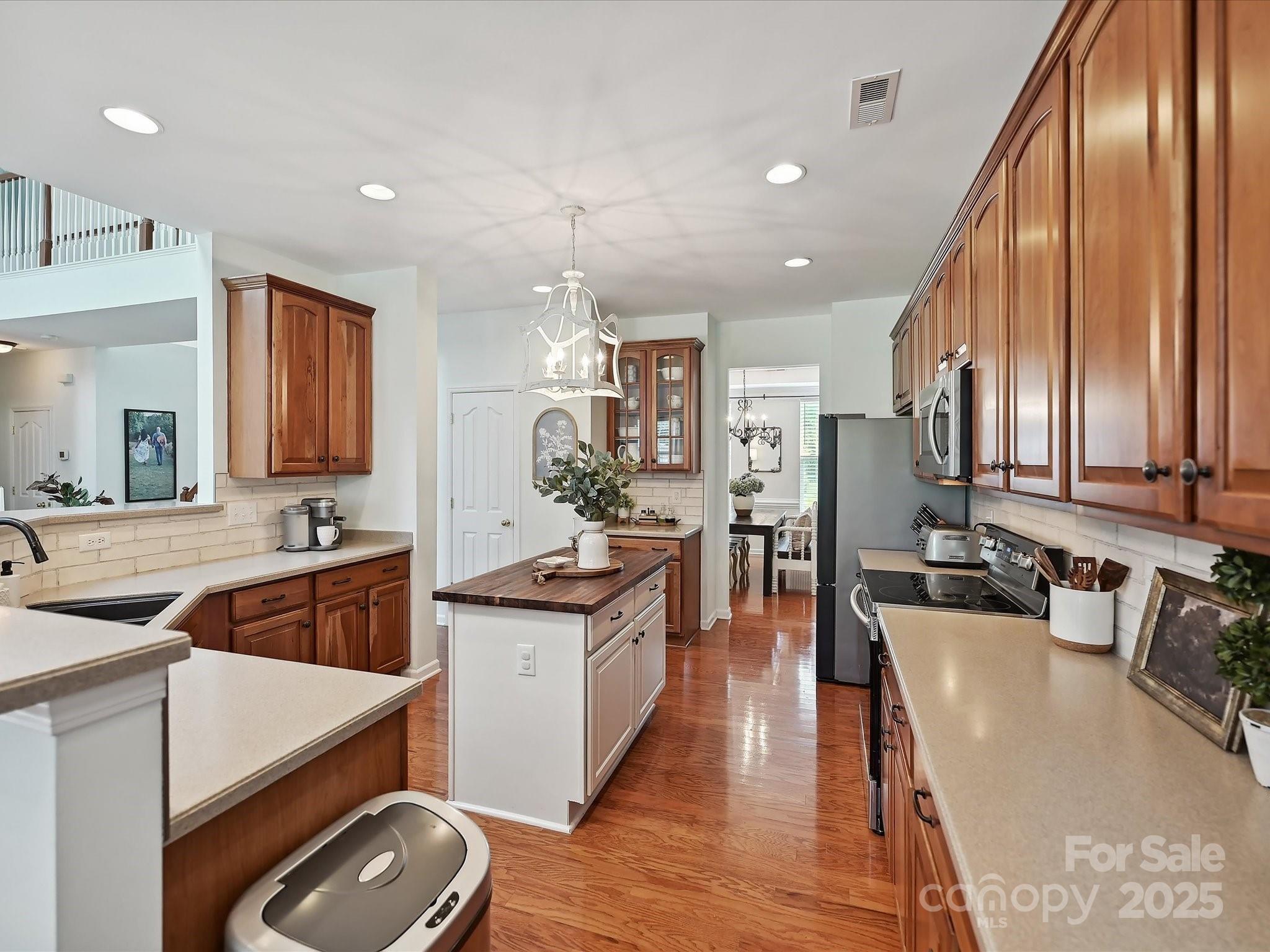 1109 Woodwinds Drive