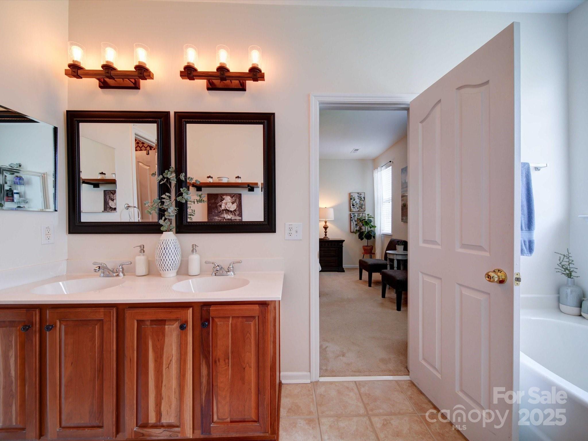 1109 Woodwinds Drive