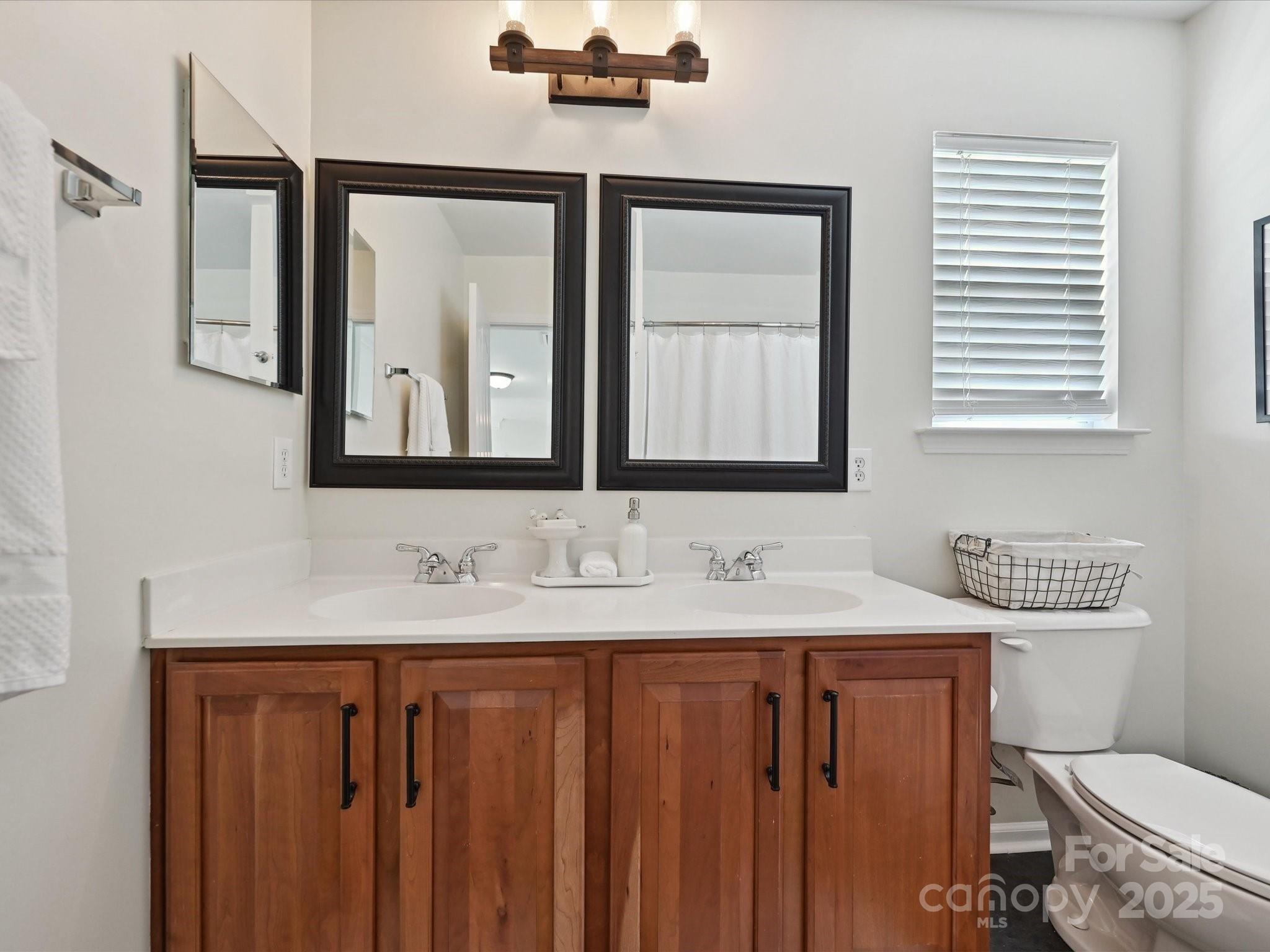 1109 Woodwinds Drive