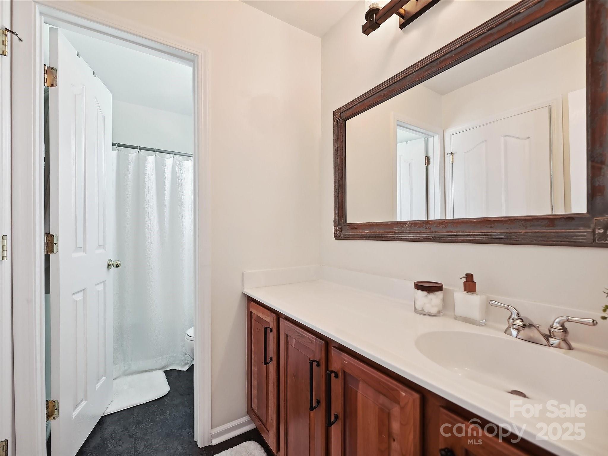 1109 Woodwinds Drive