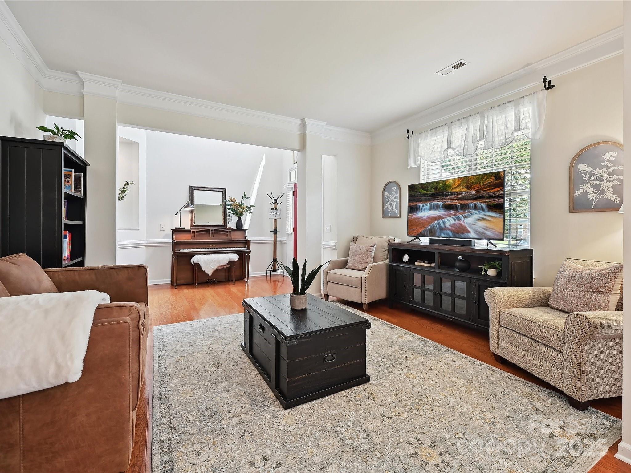 1109 Woodwinds Drive