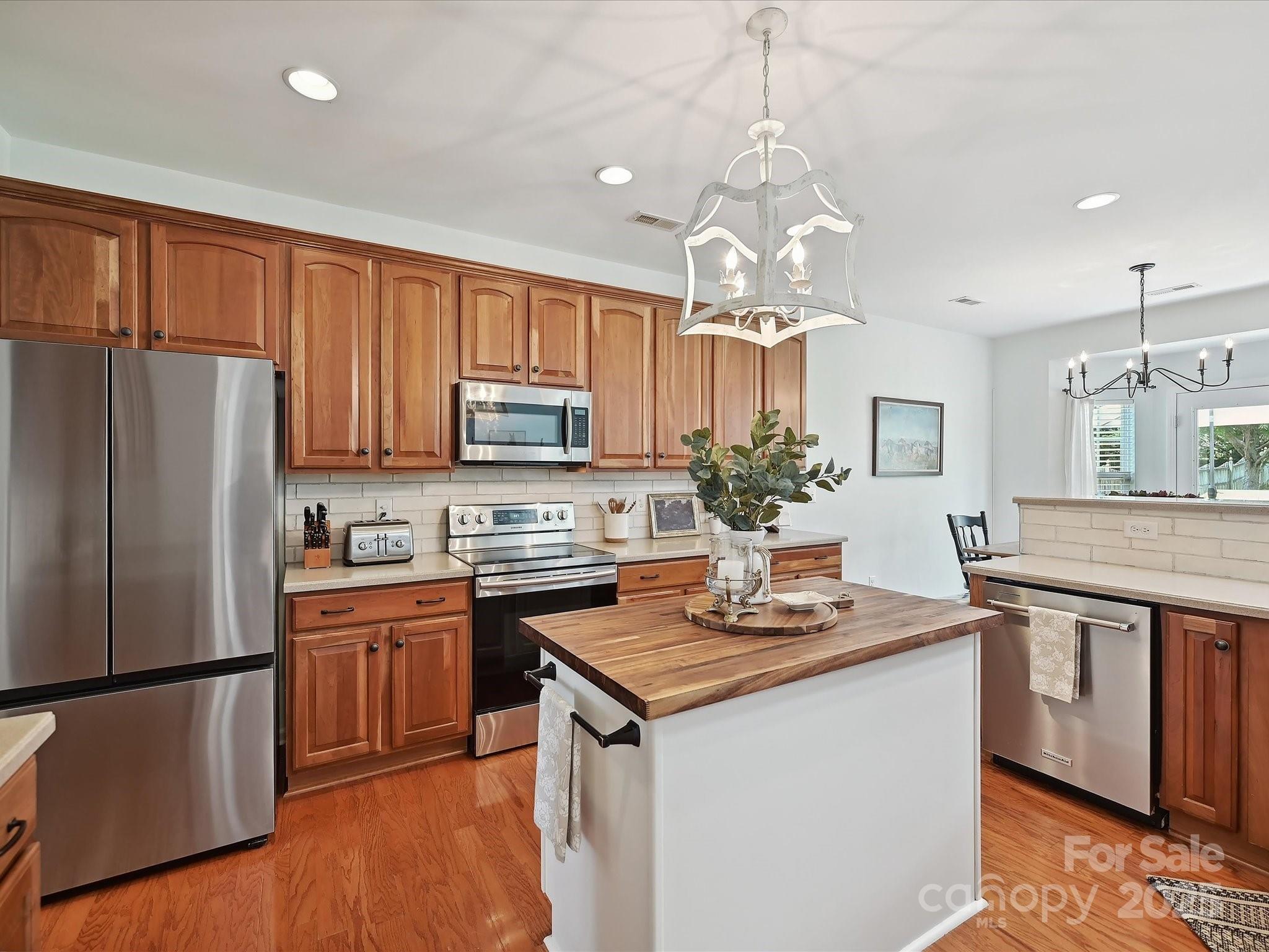 1109 Woodwinds Drive