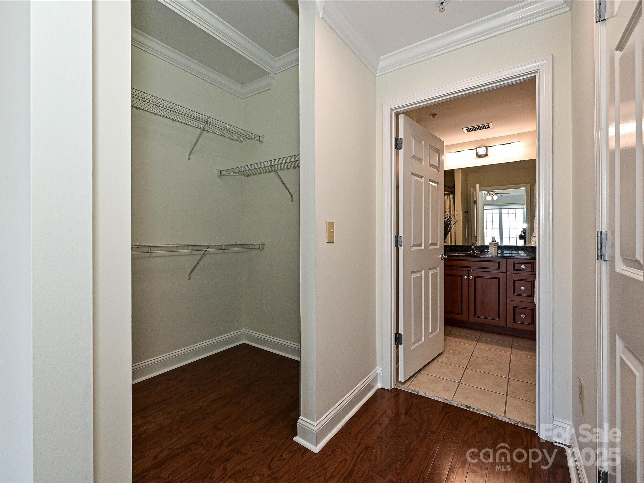 300 W 5th Street Unit: 723