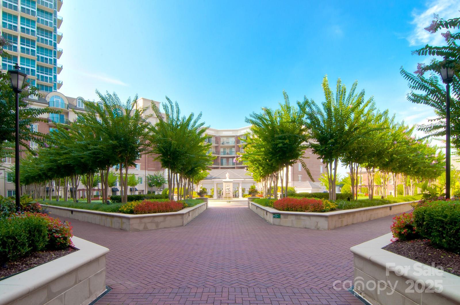 300 W 5th Street Unit: 723