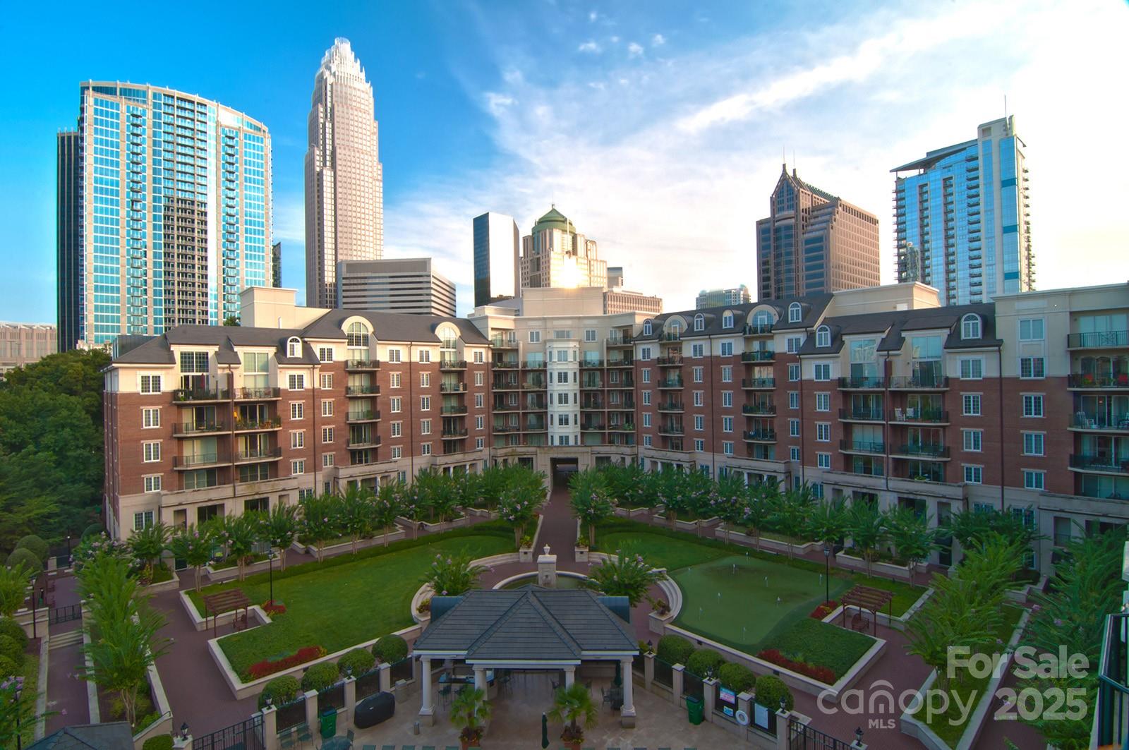 300 W 5th Street Unit: 723