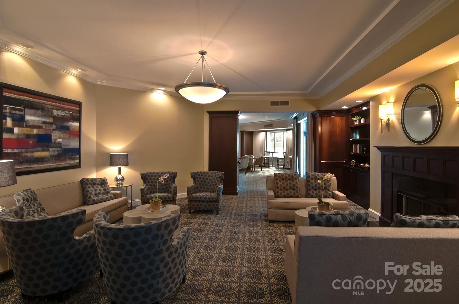300 W 5th Street Unit: 723