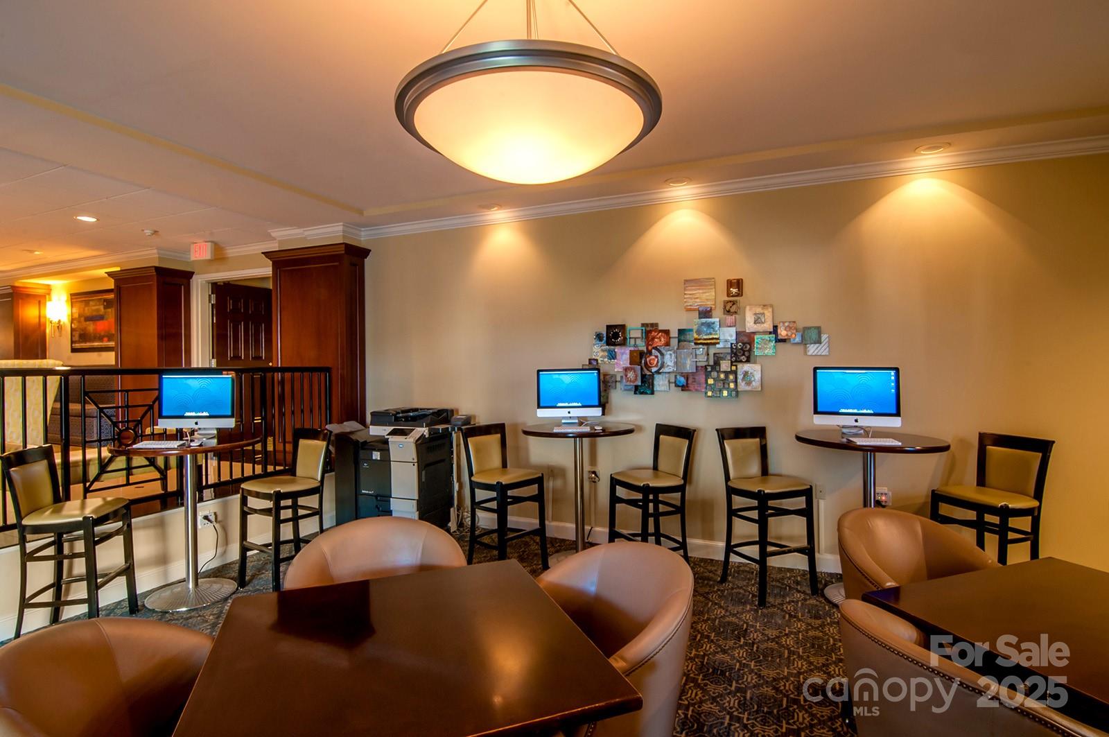 300 W 5th Street Unit: 723