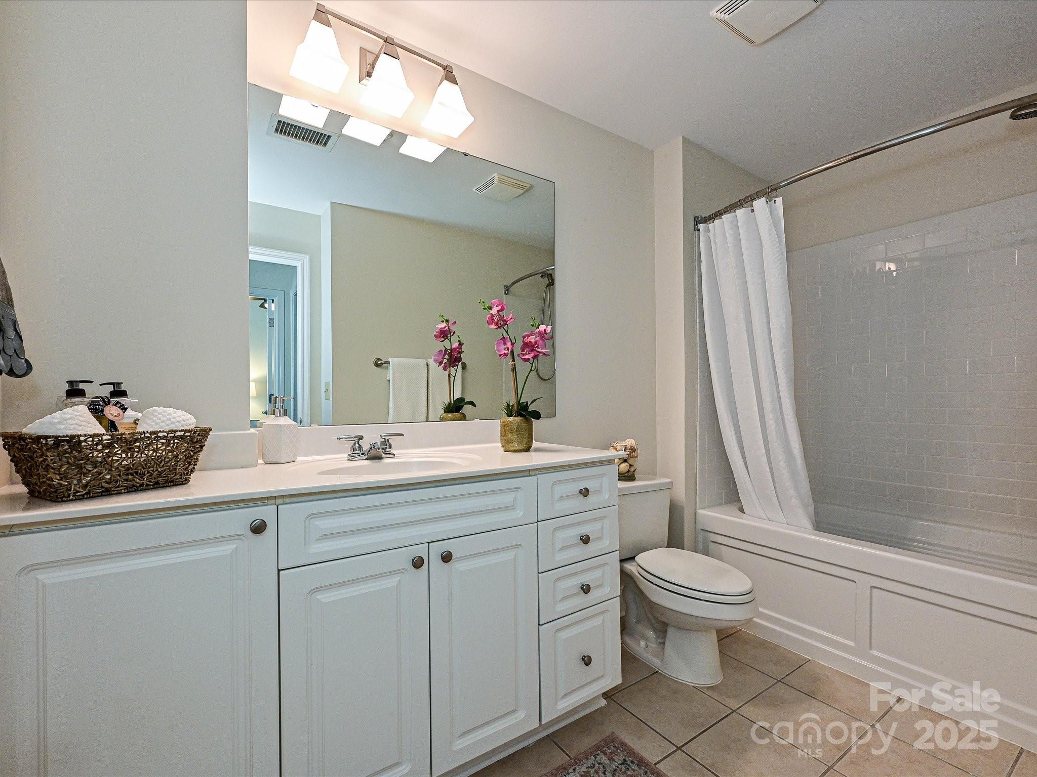 300 W 5th Street Unit: 723