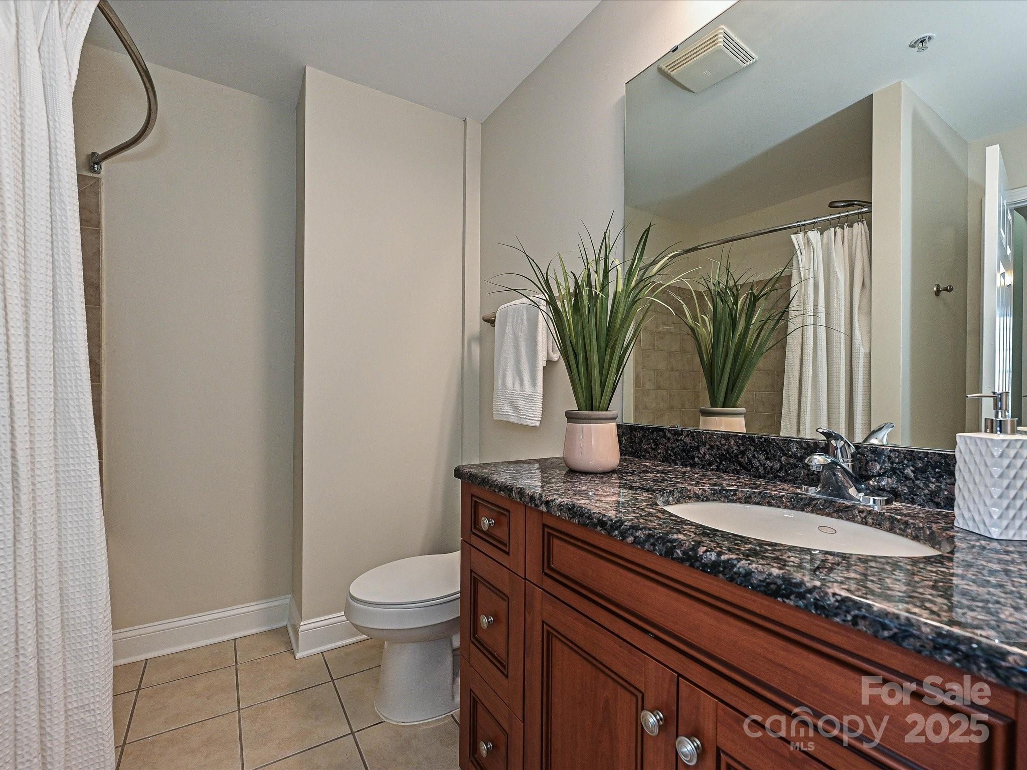 300 W 5th Street Unit: 723