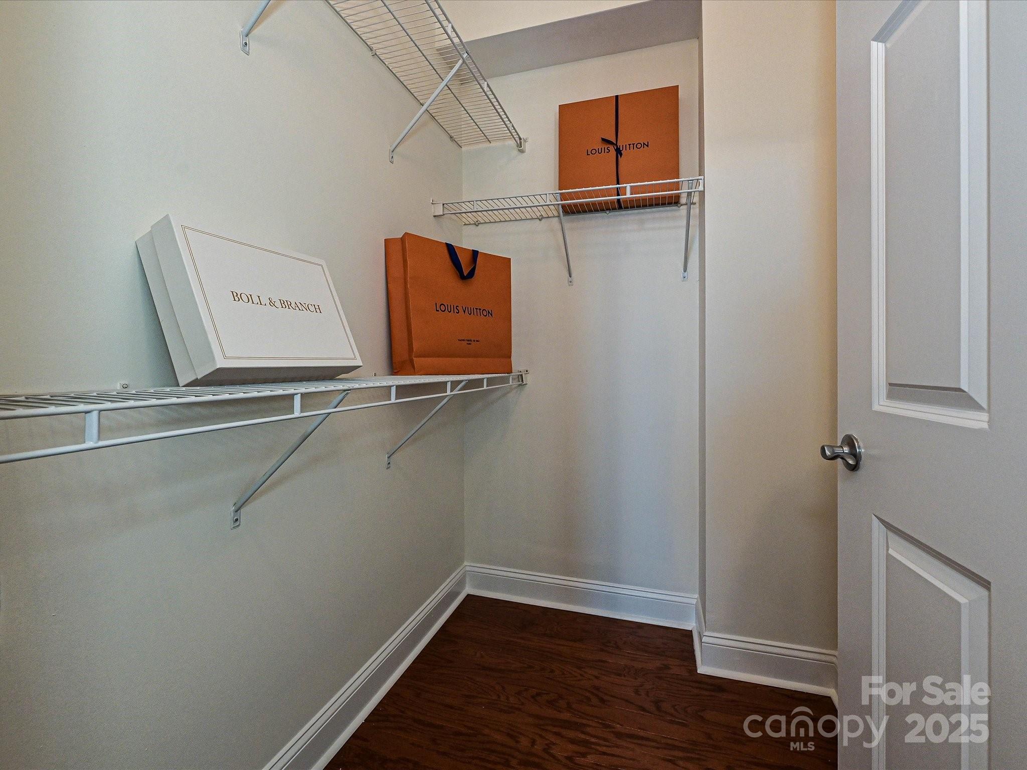 300 W 5th Street Unit: 723
