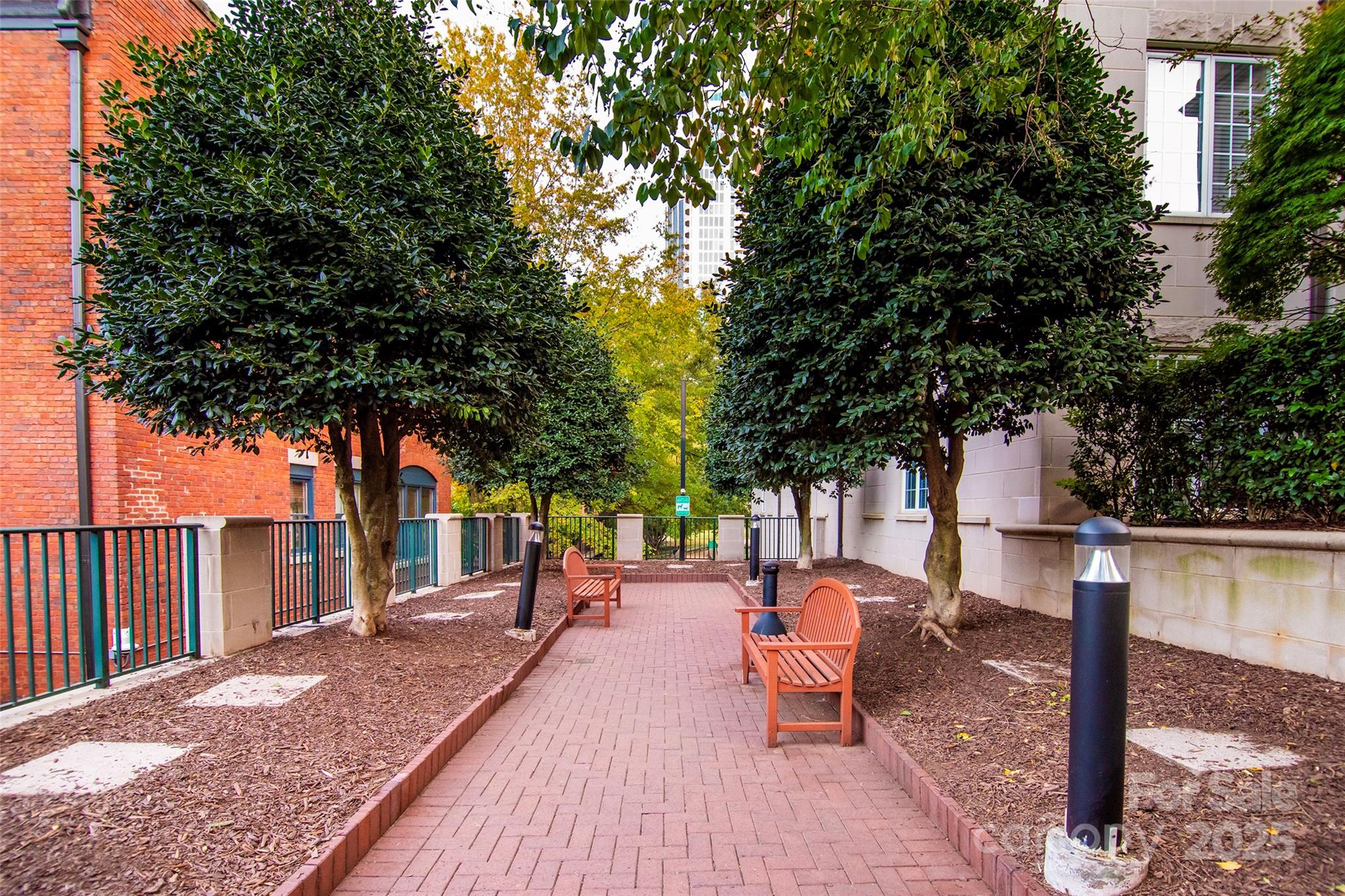 300 W 5th Street Unit: 723