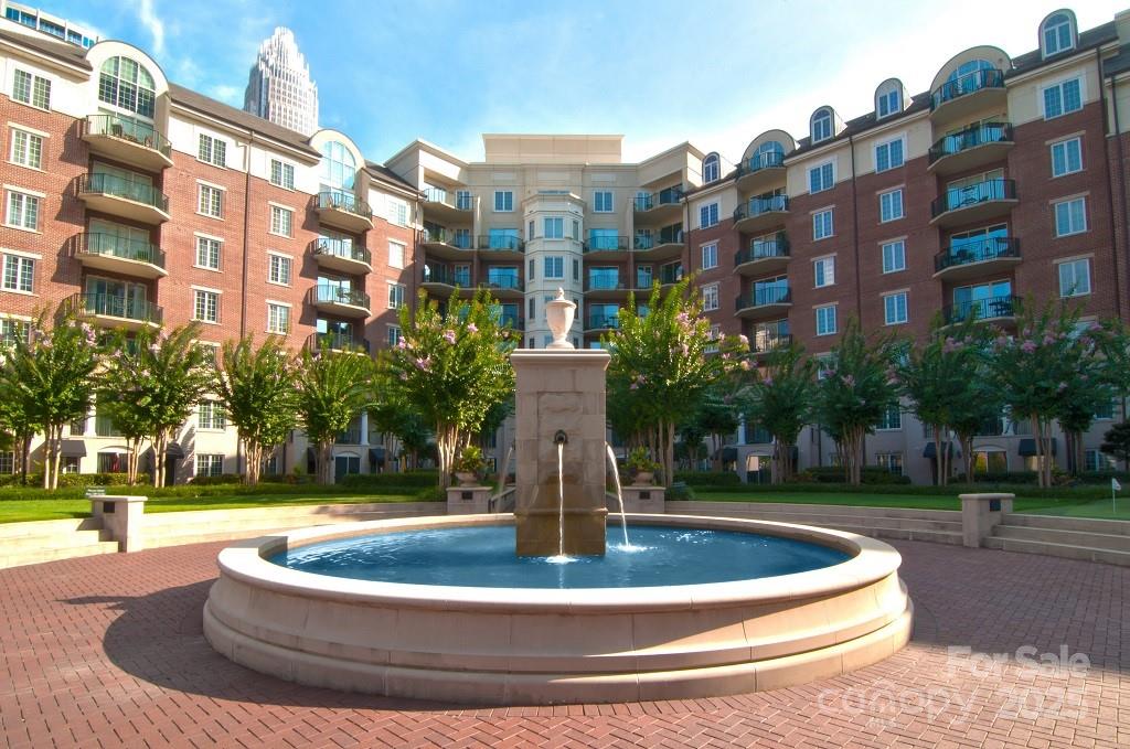 300 W 5th Street Unit: 723