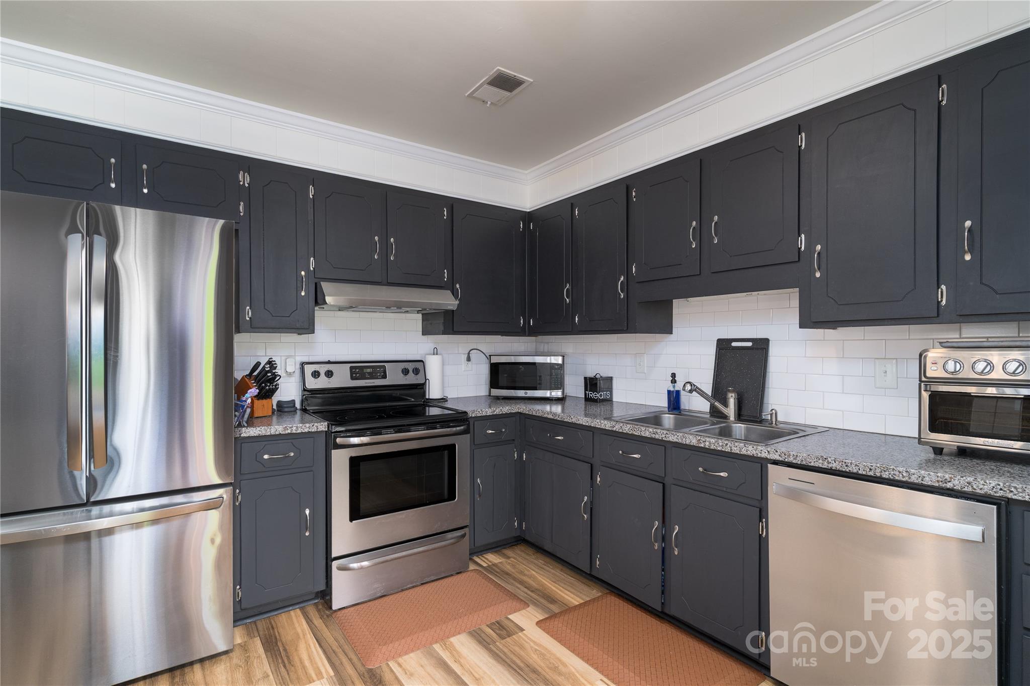 6206 Clearwater Drive