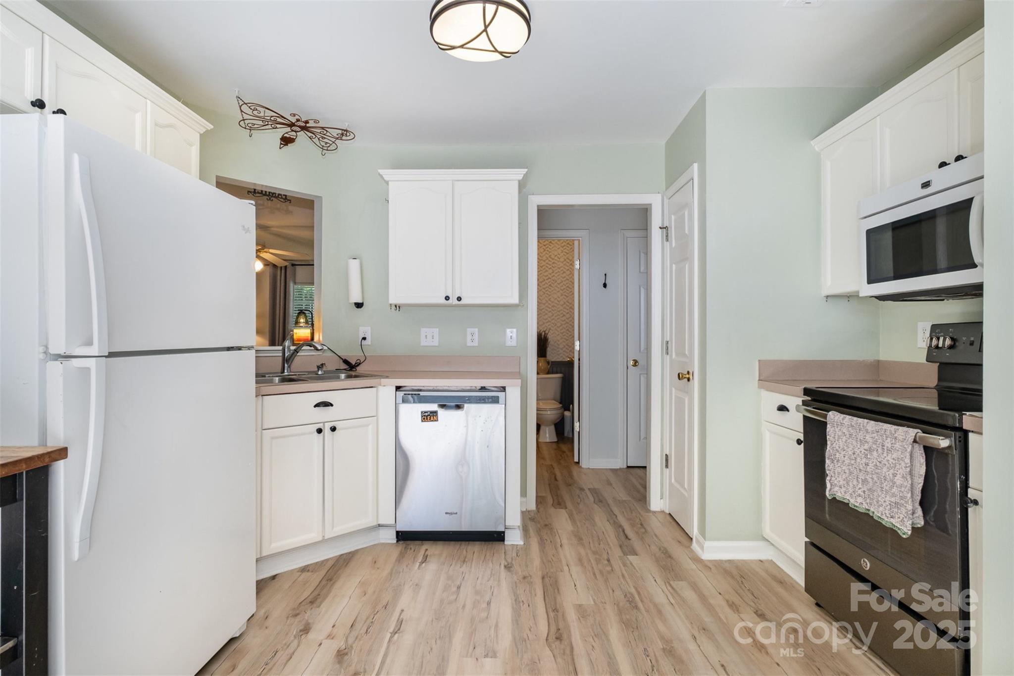 3702 Brookstone Trail