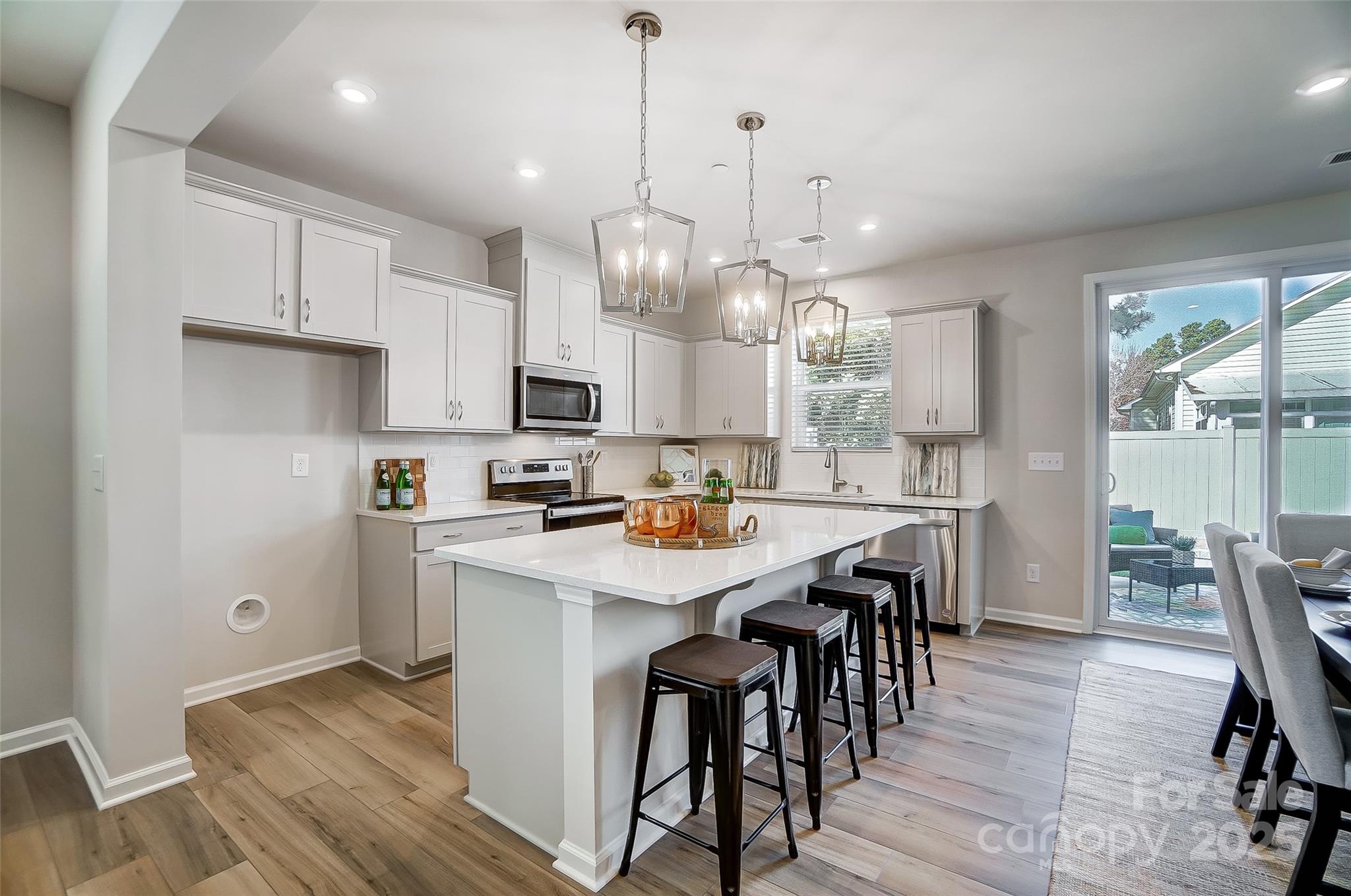 2465 Hedgecliff Road