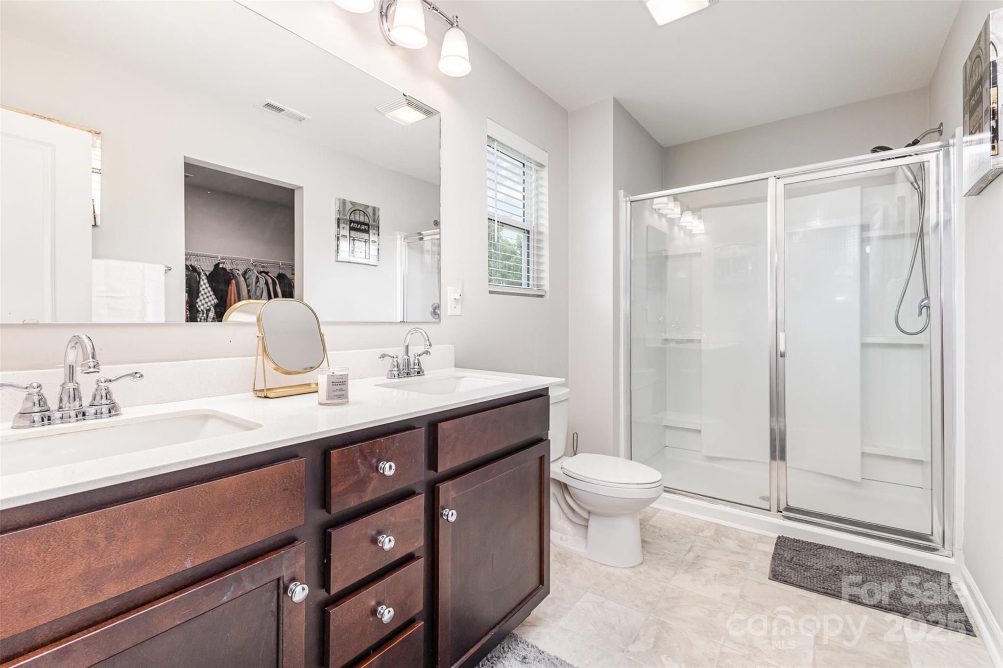 1117 Laurel Woods Drive