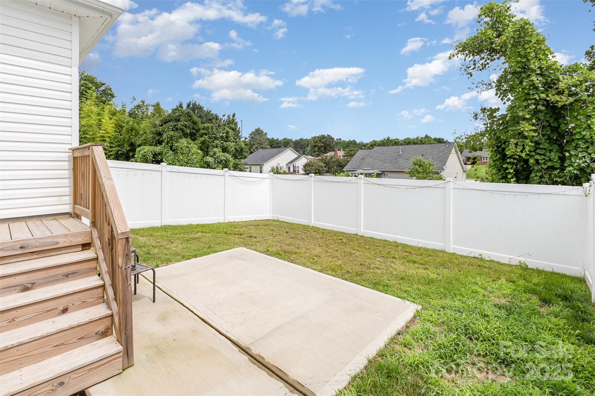 1117 Laurel Woods Drive