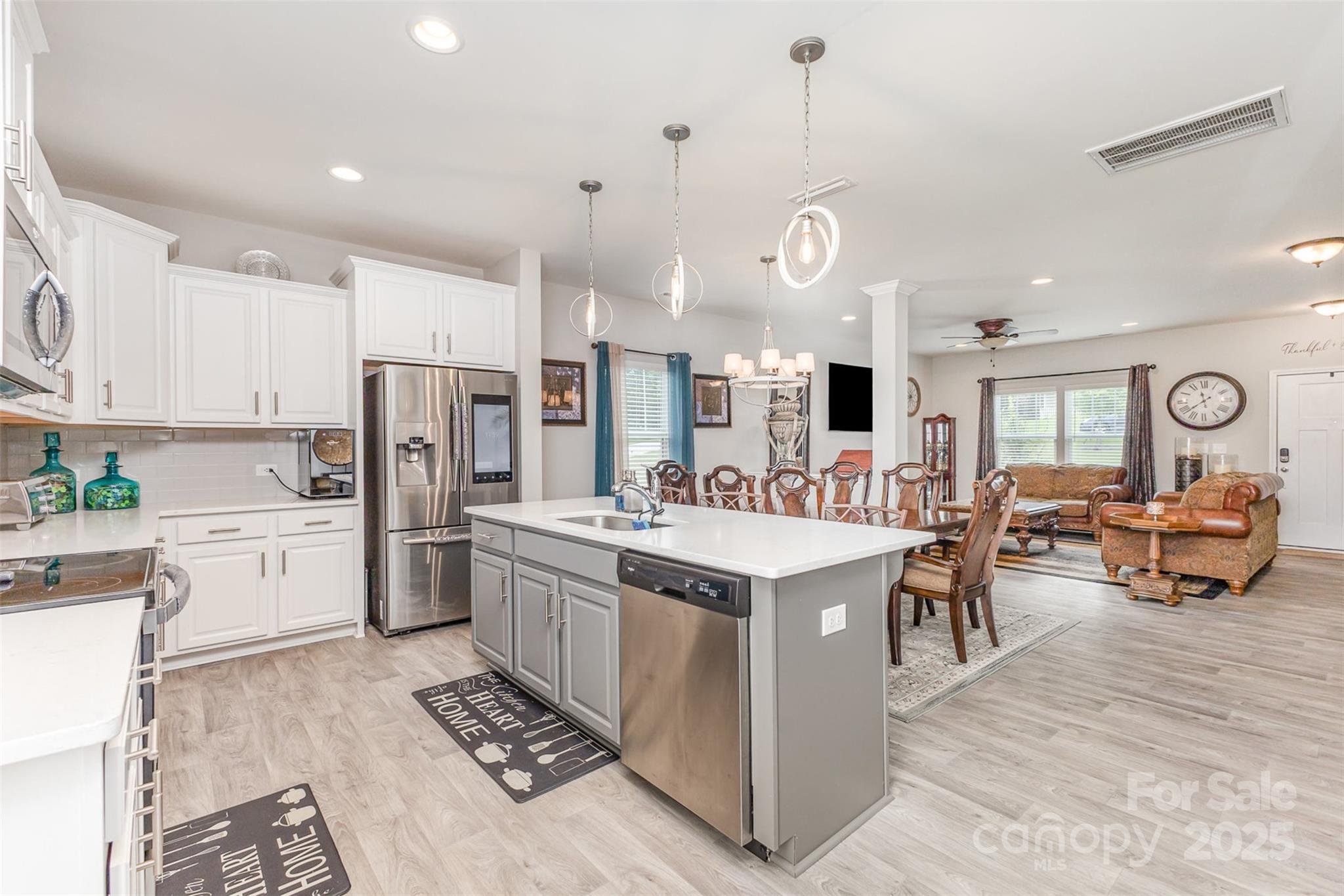 1117 Laurel Woods Drive