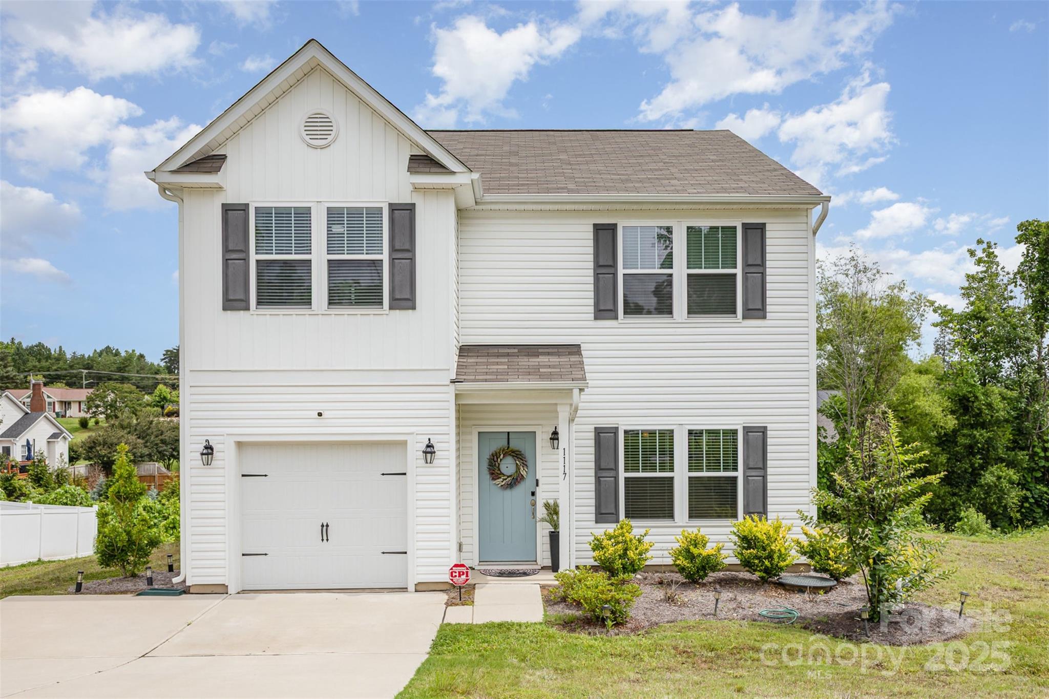 1117 Laurel Woods Drive