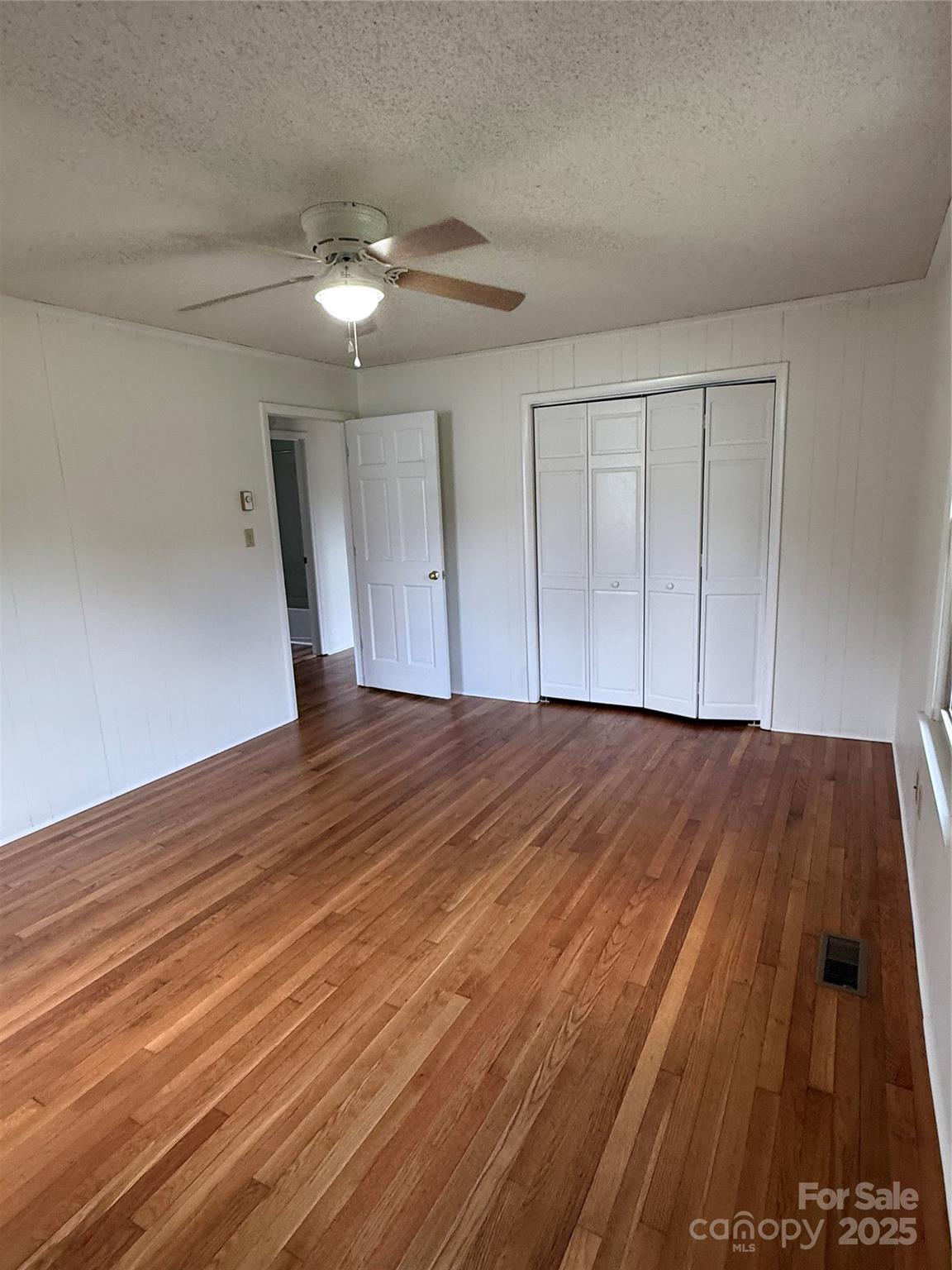 303 Mariposa Road