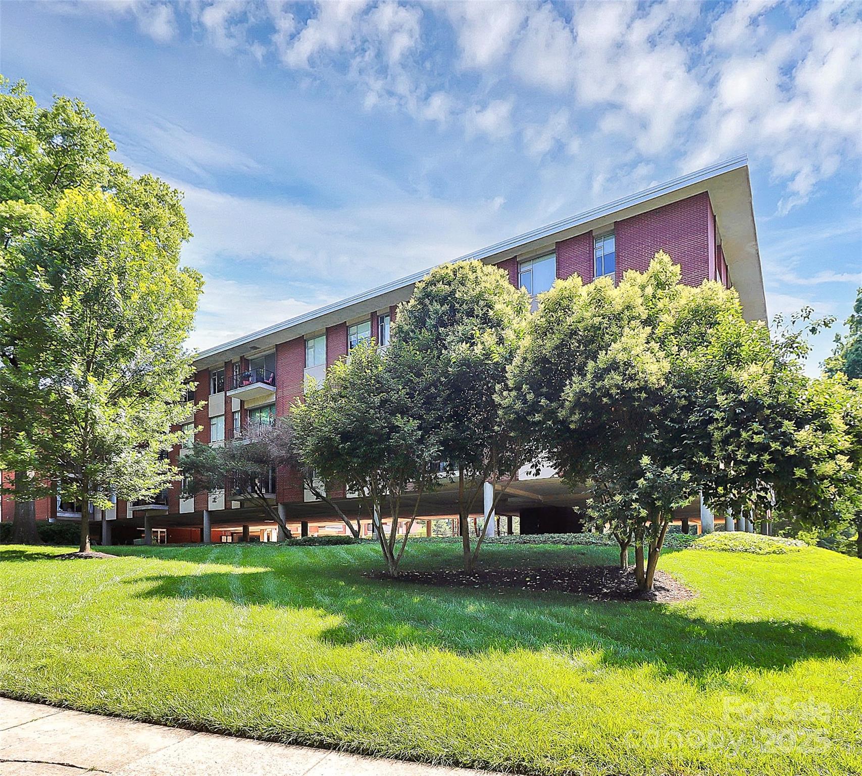 1300 Queens Road Unit: 405