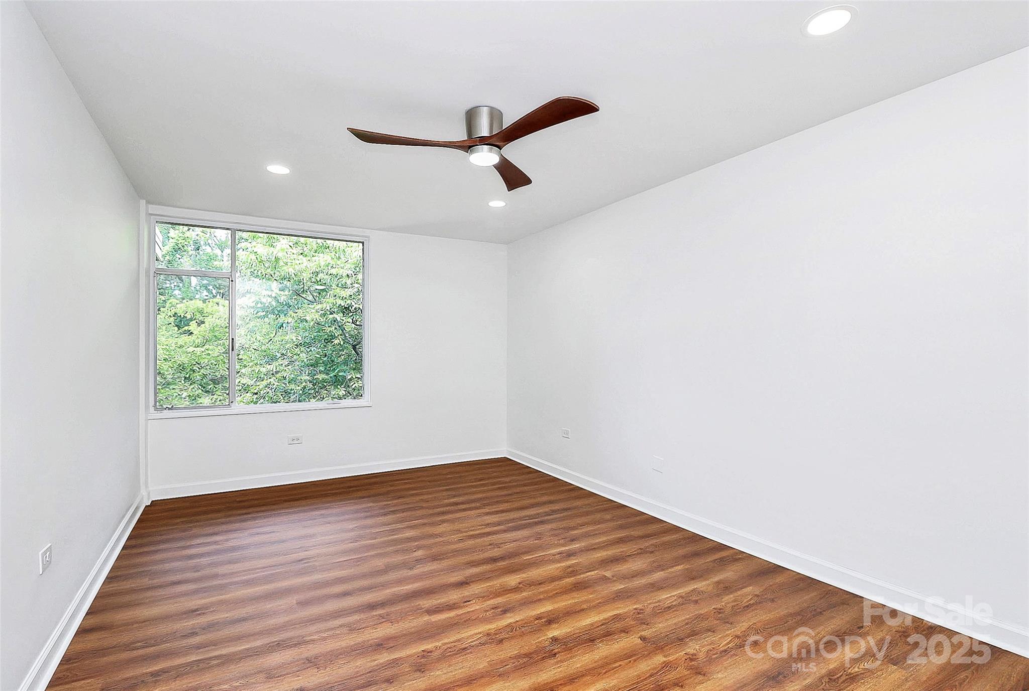 1300 Queens Road Unit: 405