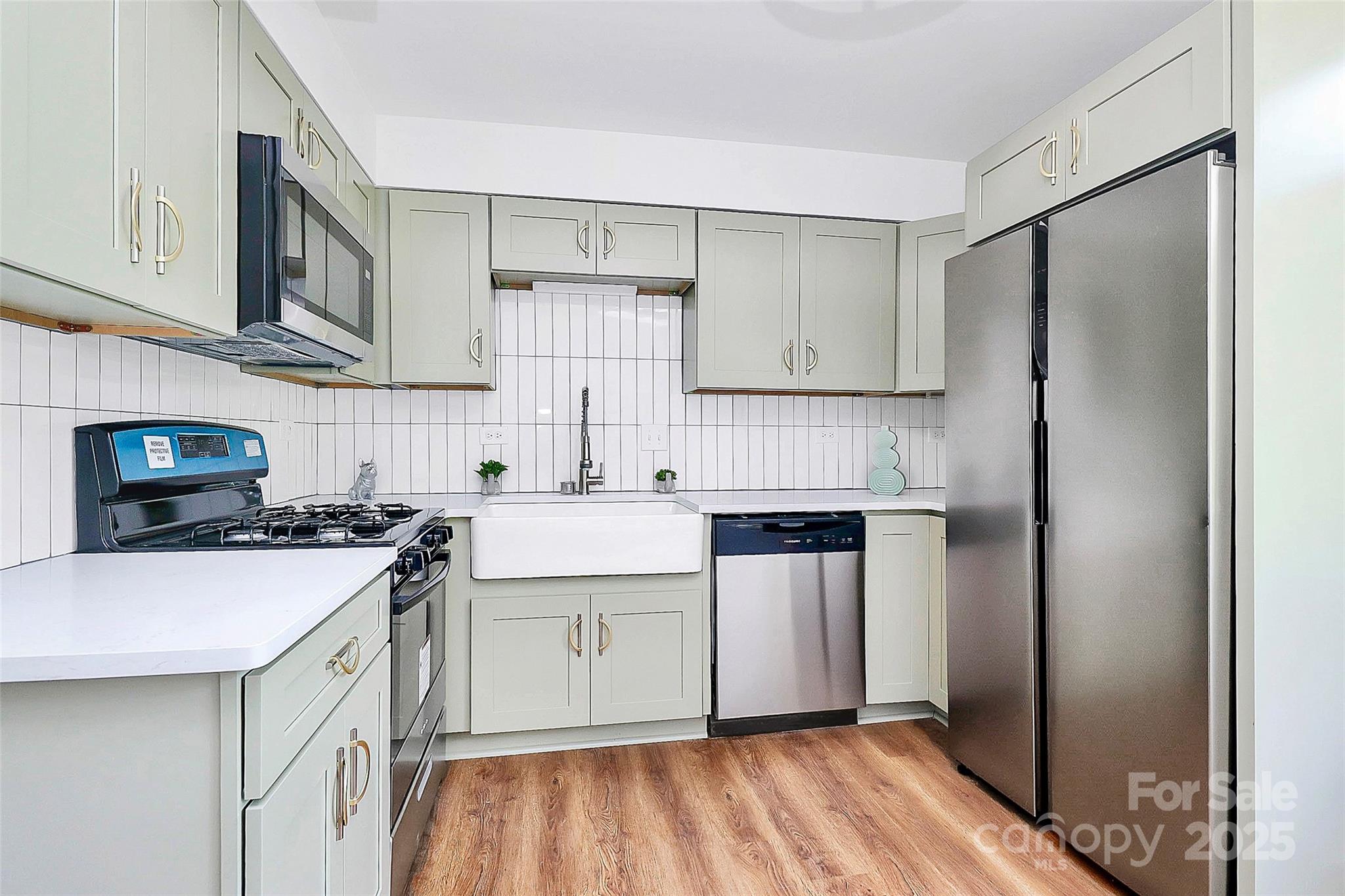 1300 Queens Road Unit: 405