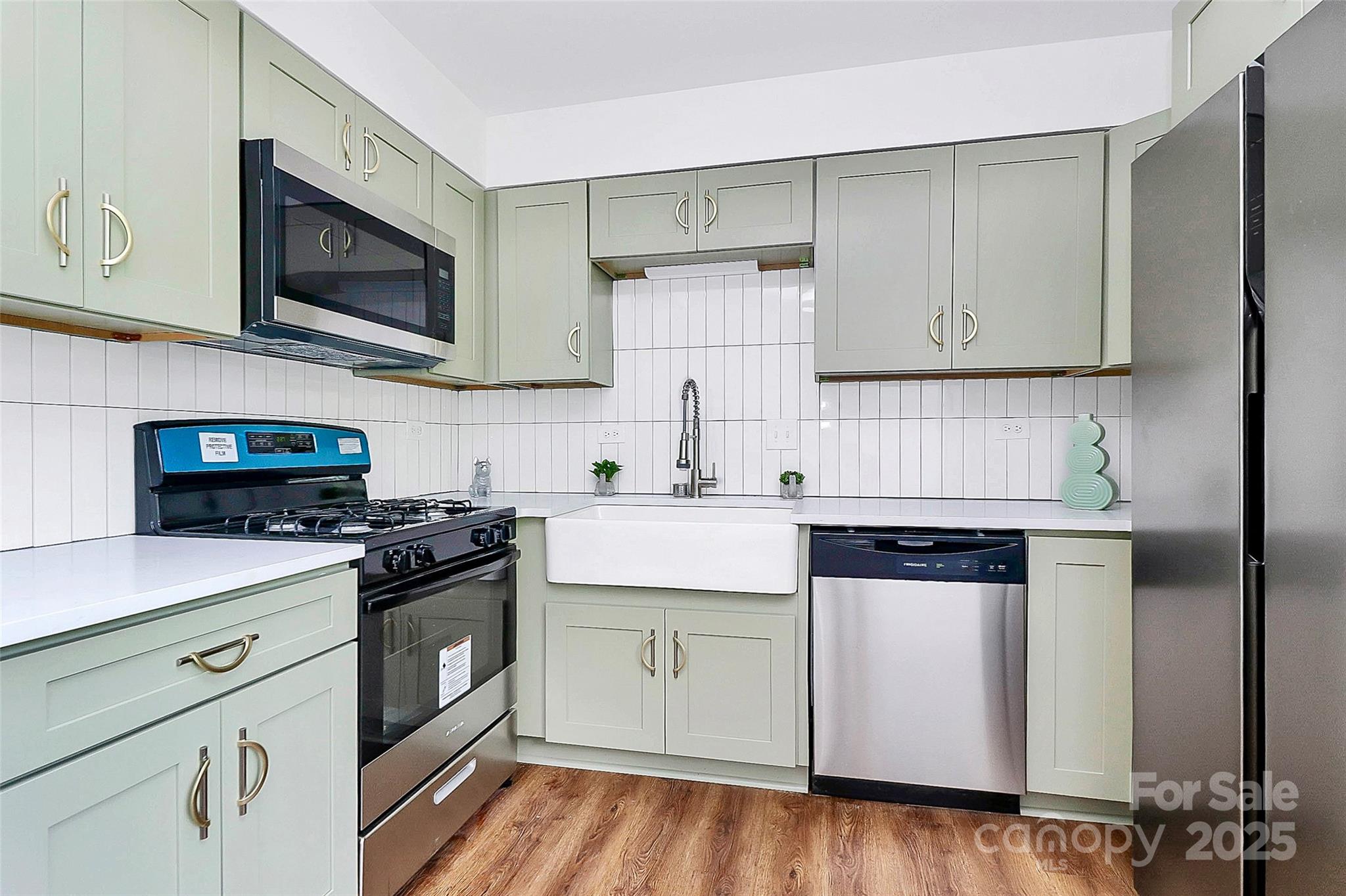 1300 Queens Road Unit: 405