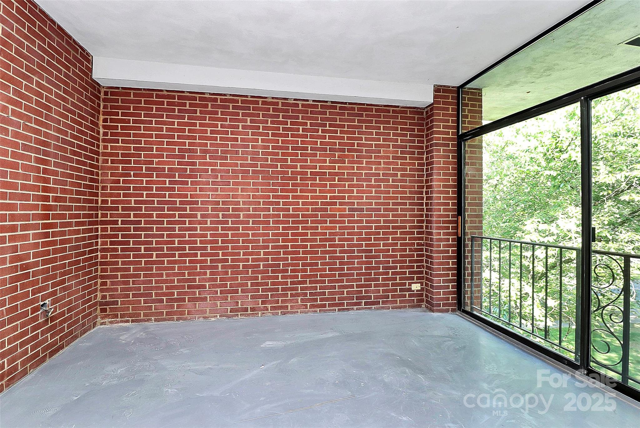 1300 Queens Road Unit: 405