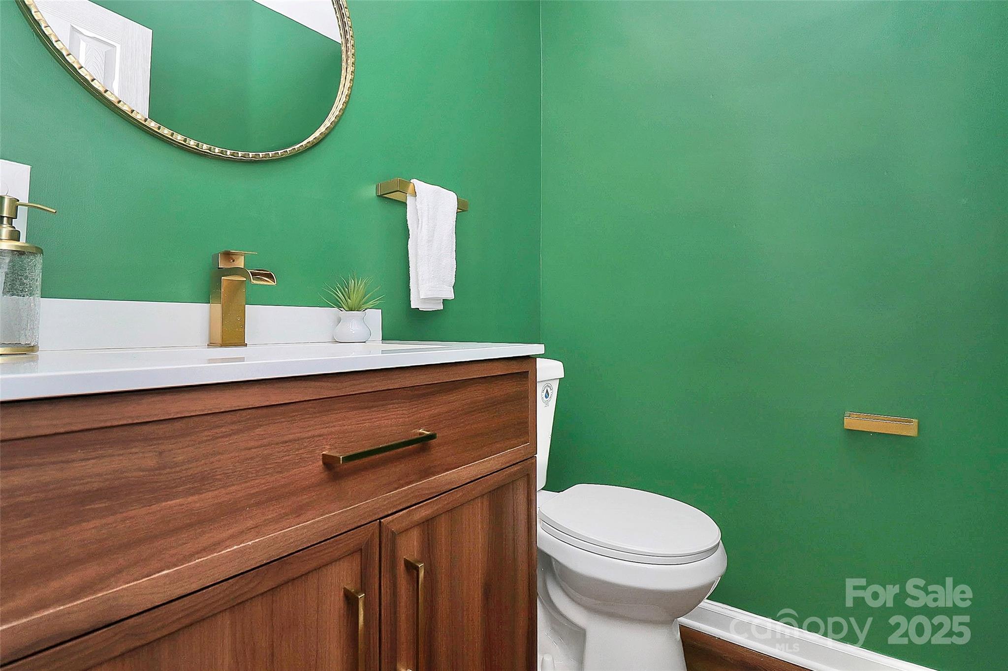 1300 Queens Road Unit: 405